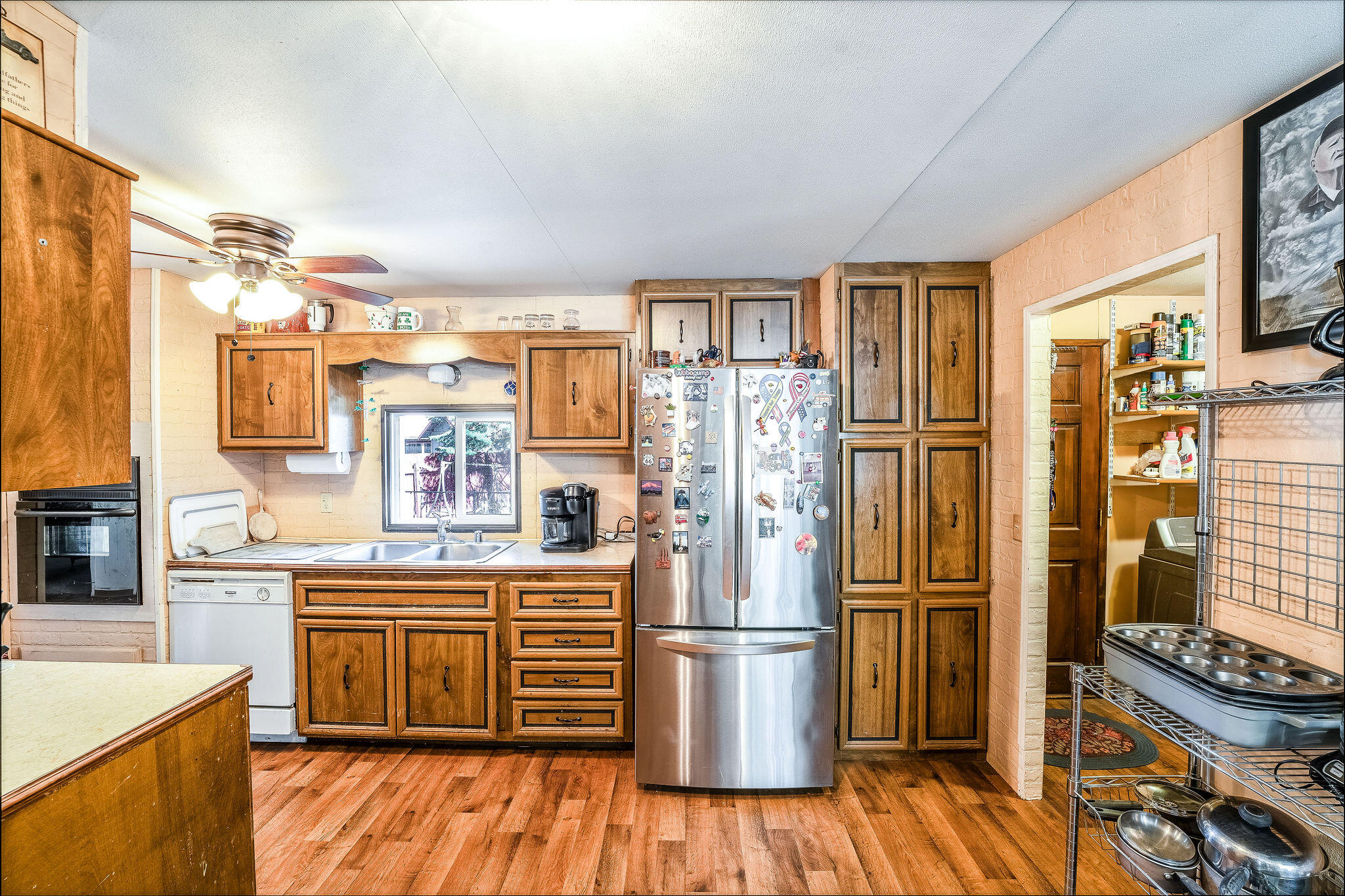 290 W Black Crater Avenue