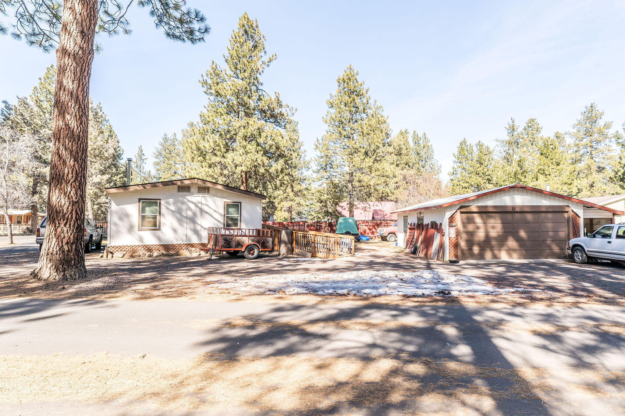 290 W Black Crater Avenue