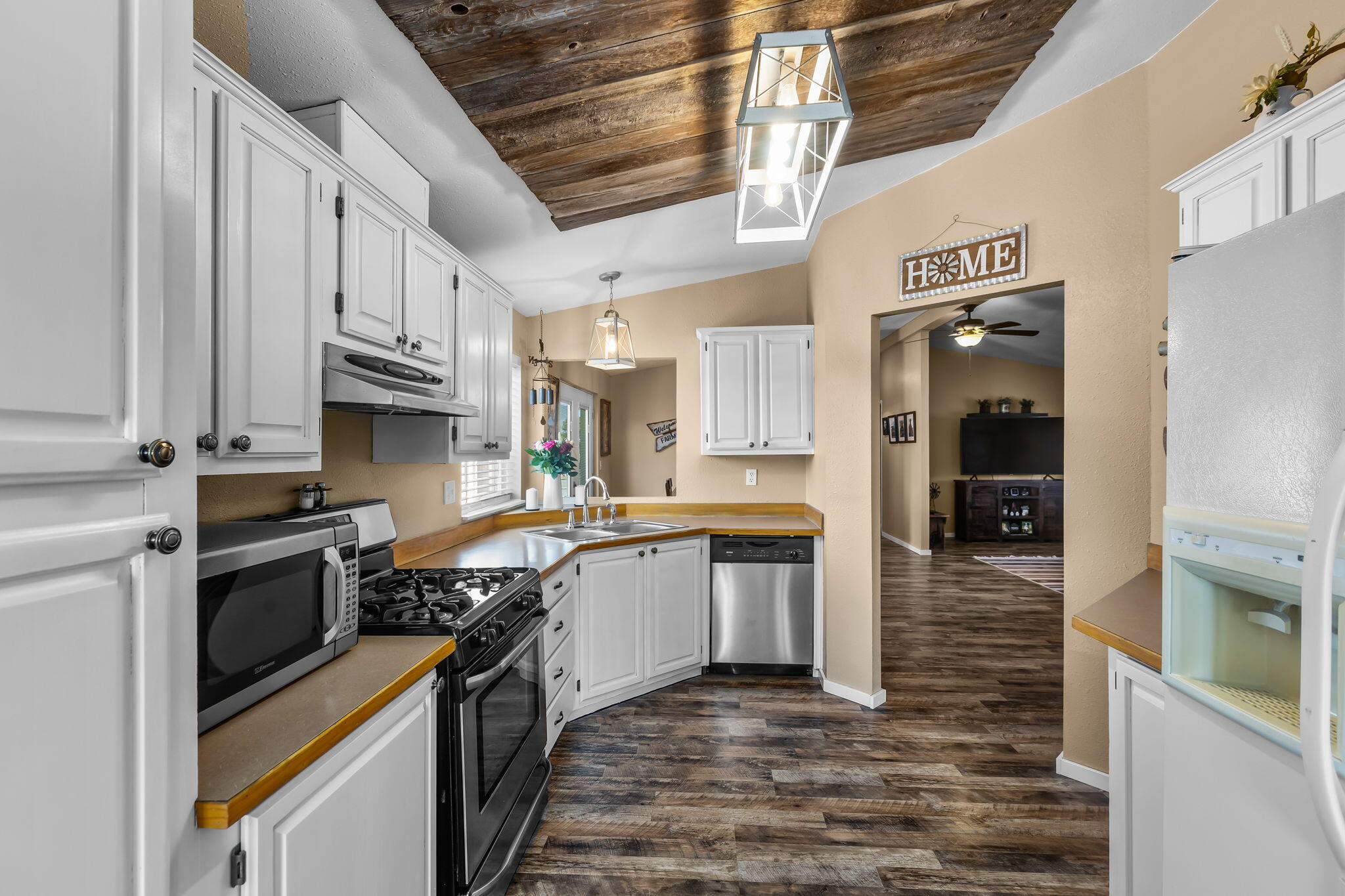 2737 NW 35th Street