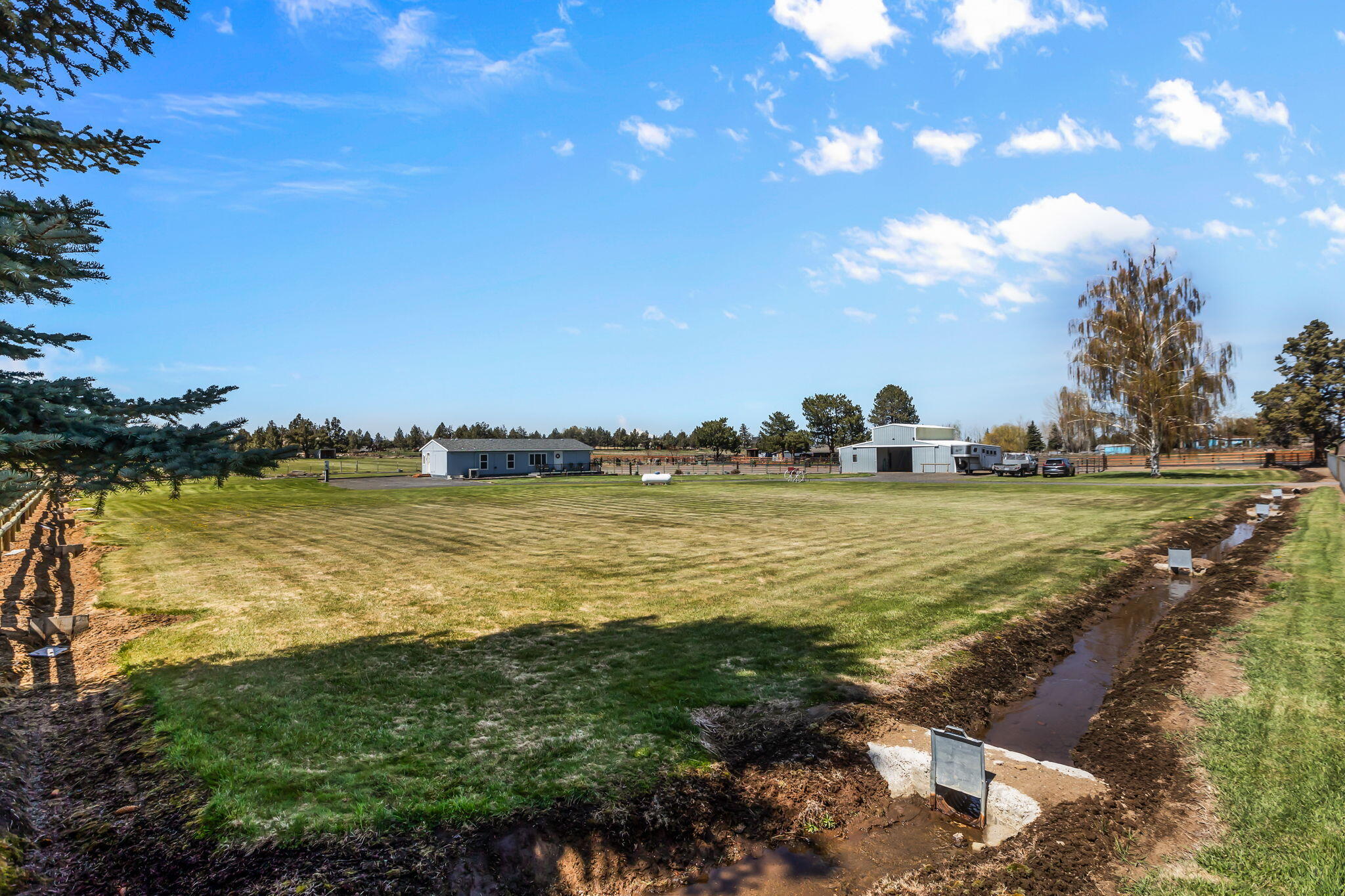 2737 NW 35th Street