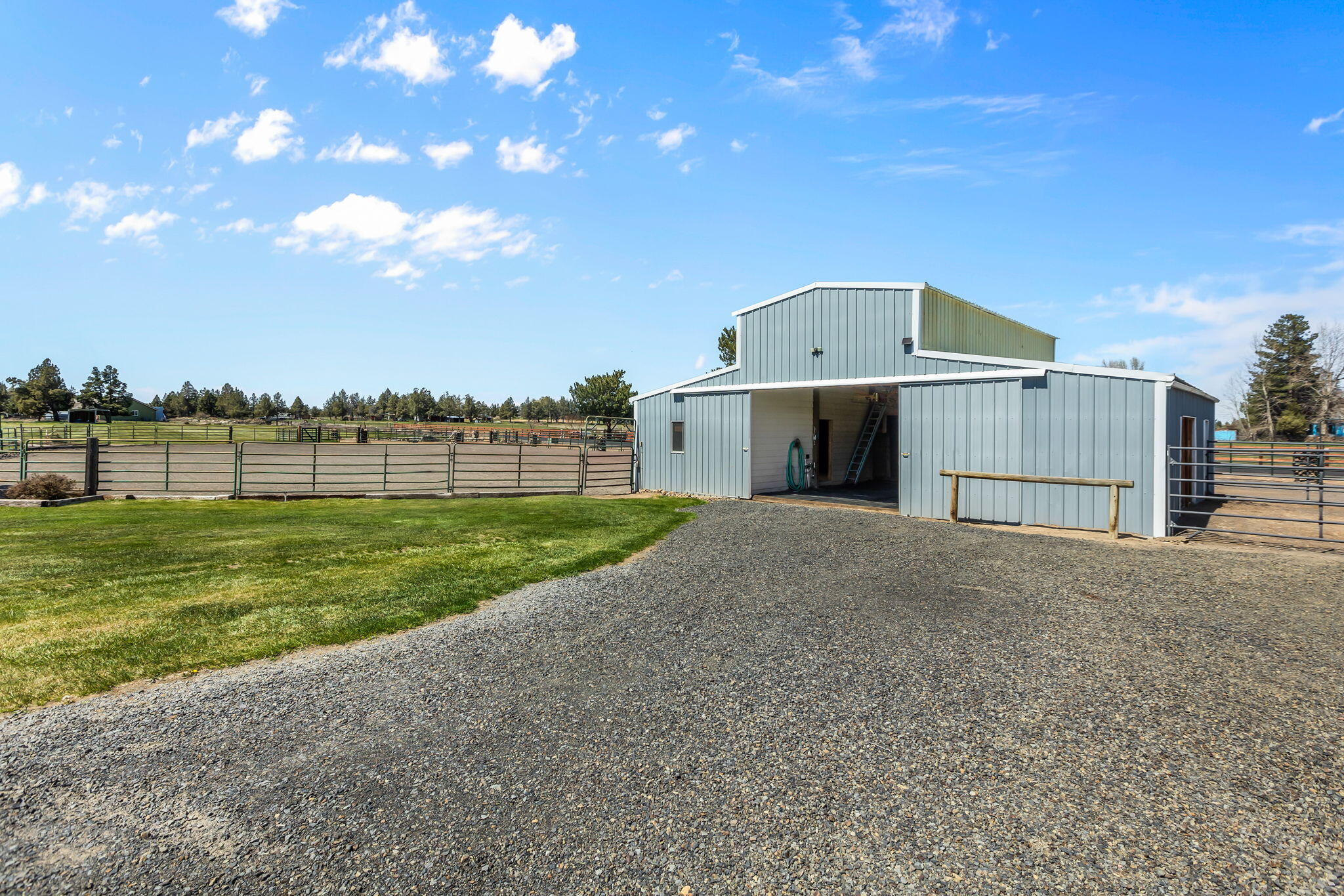 2737 NW 35th Street