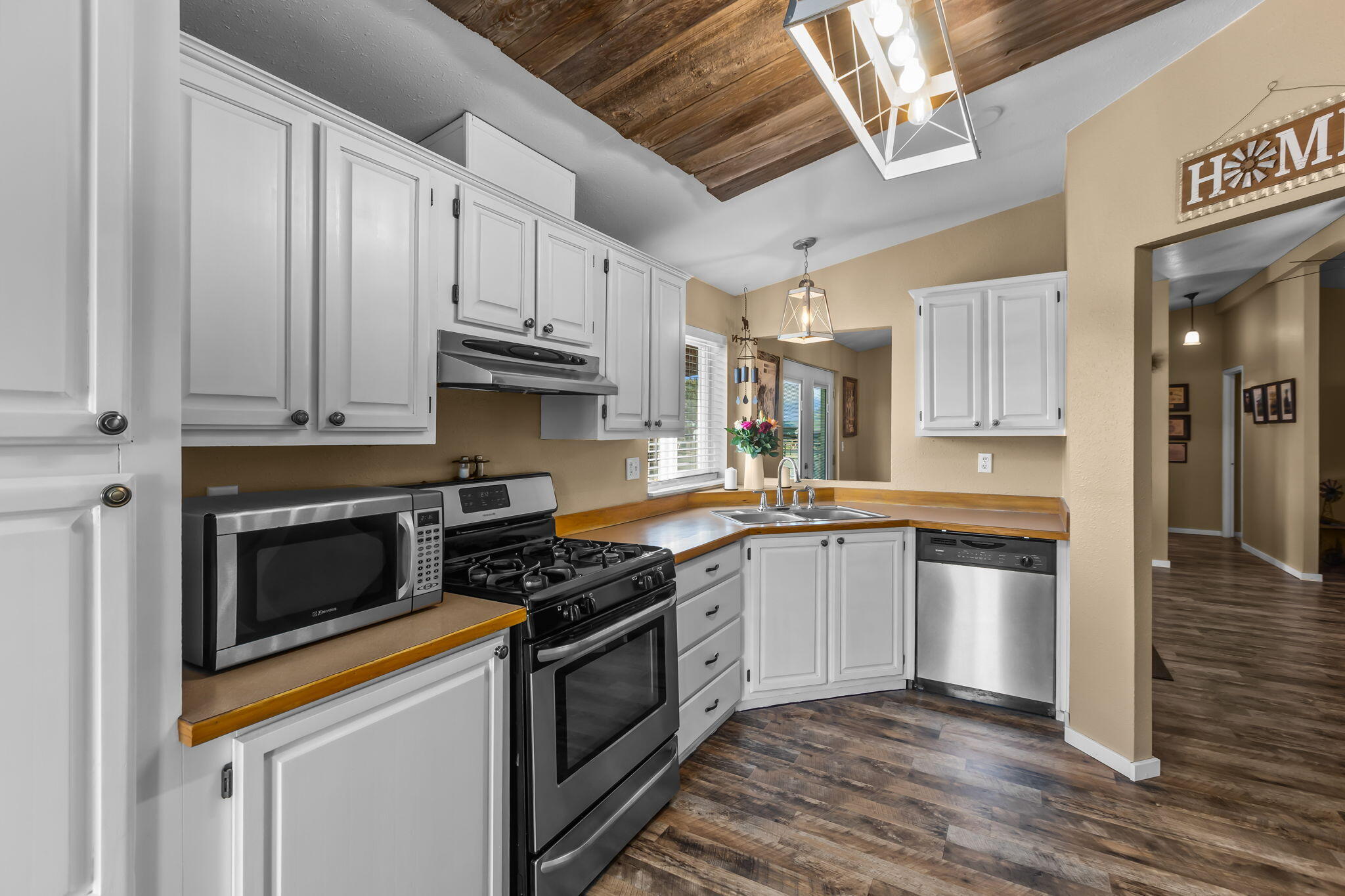 2737 NW 35th Street