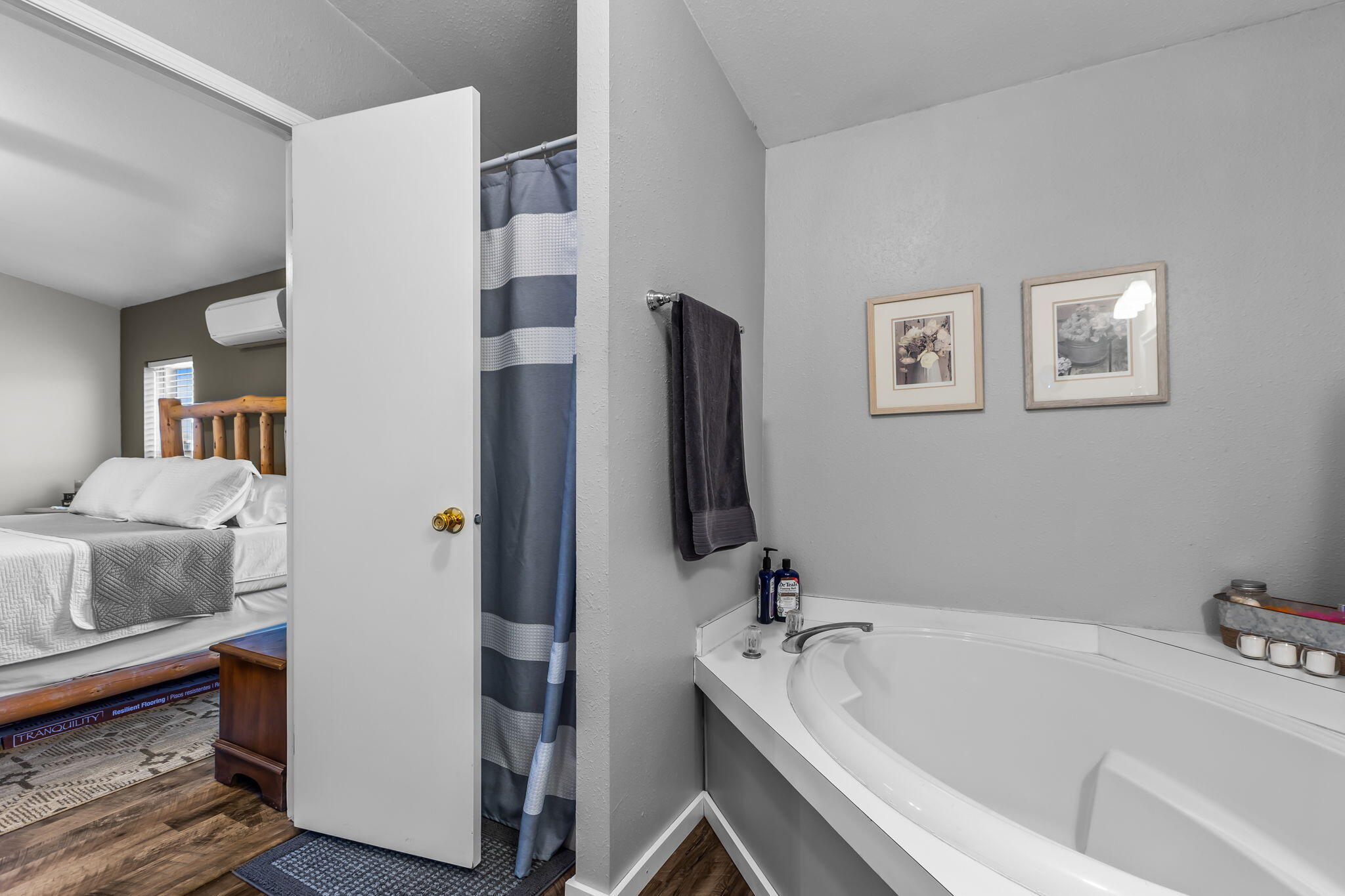 2737 NW 35th Street