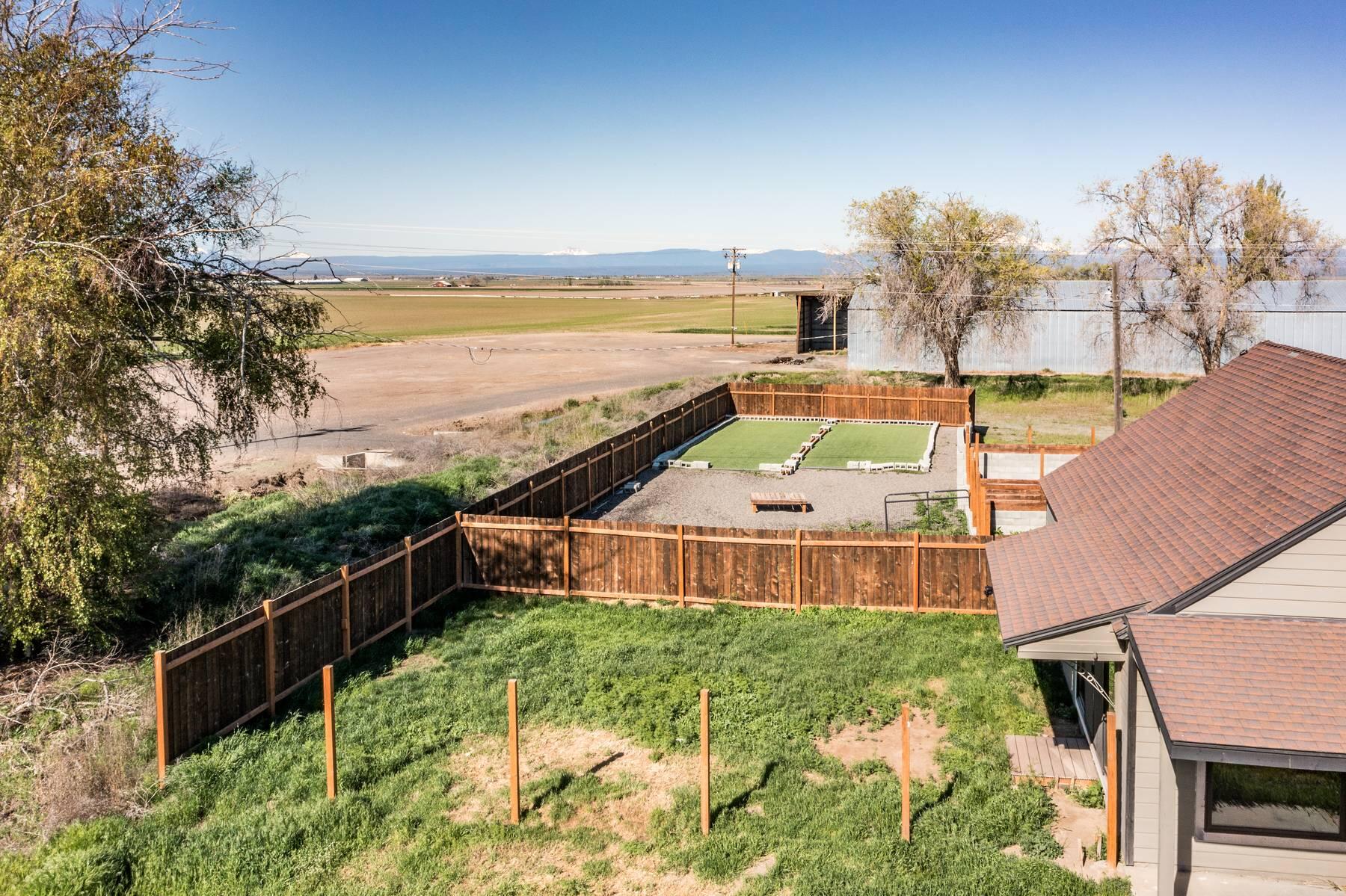 1181 NW Elm Lane