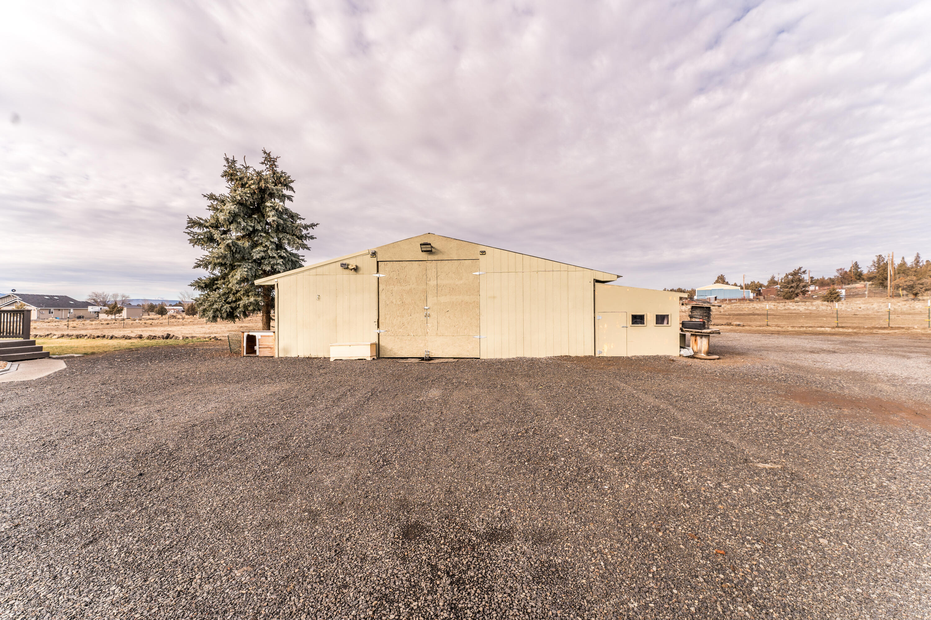 7122 SW Sparrow Drive