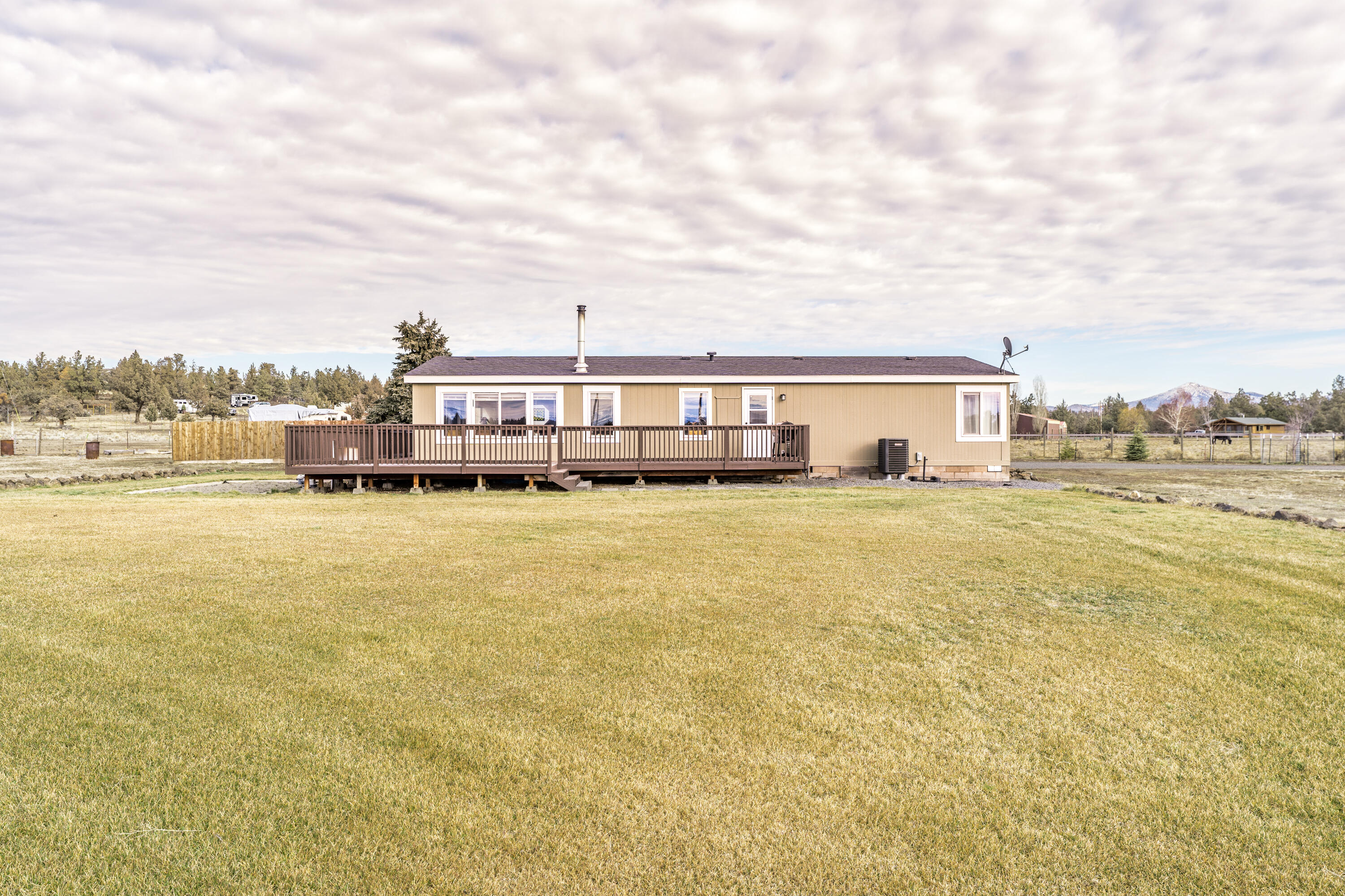 7122 SW Sparrow Drive