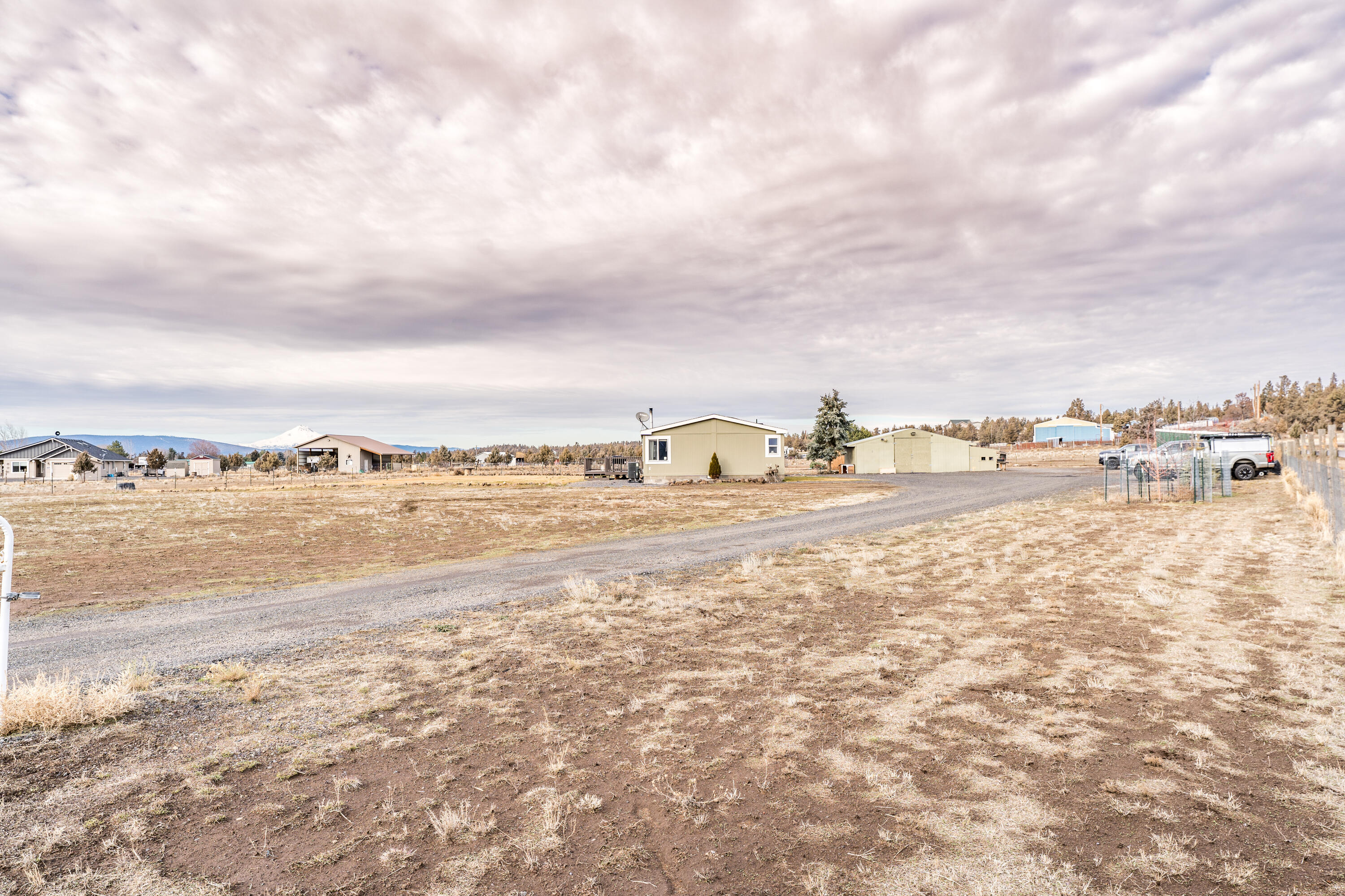 7122 SW Sparrow Drive