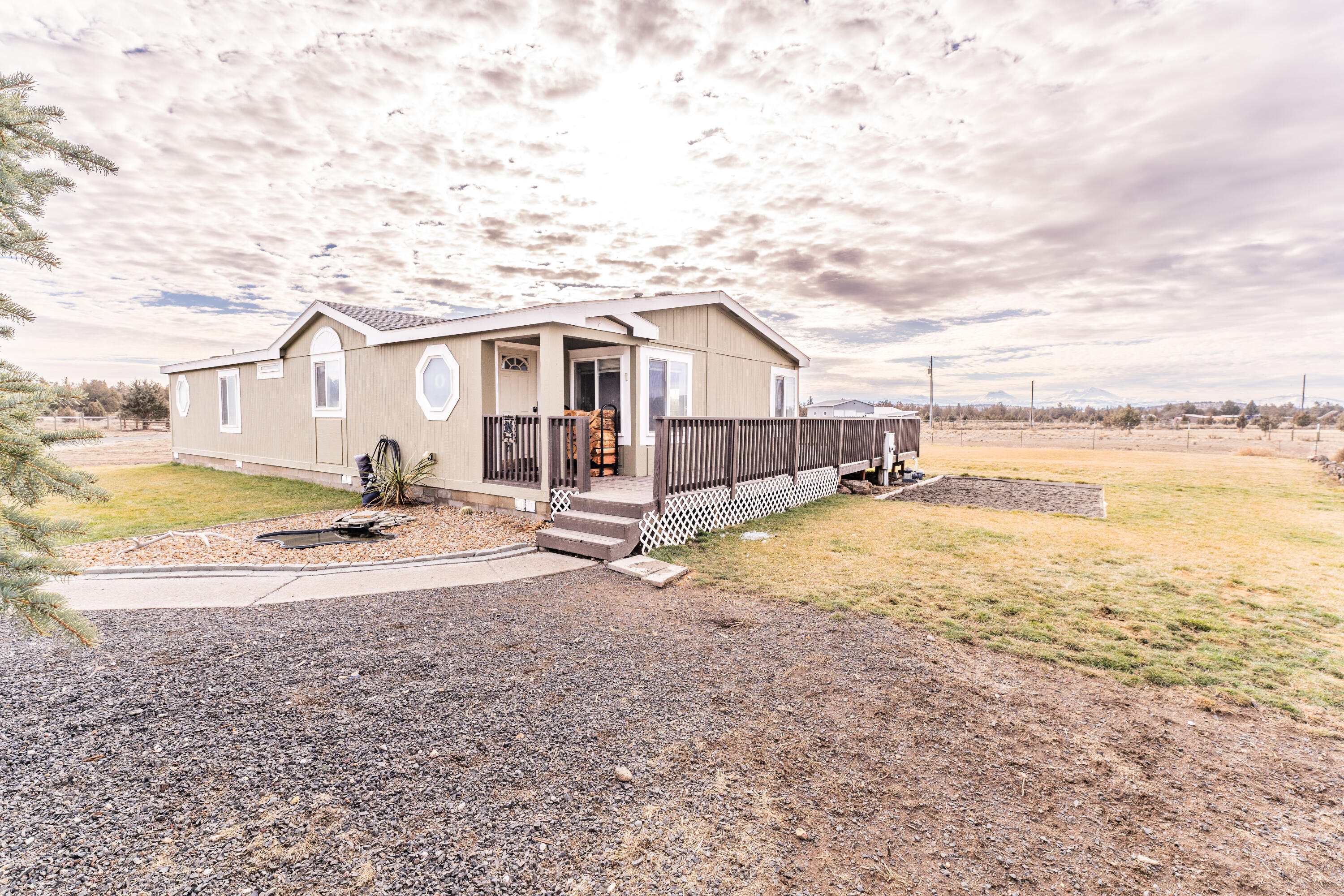 7122 SW Sparrow Drive