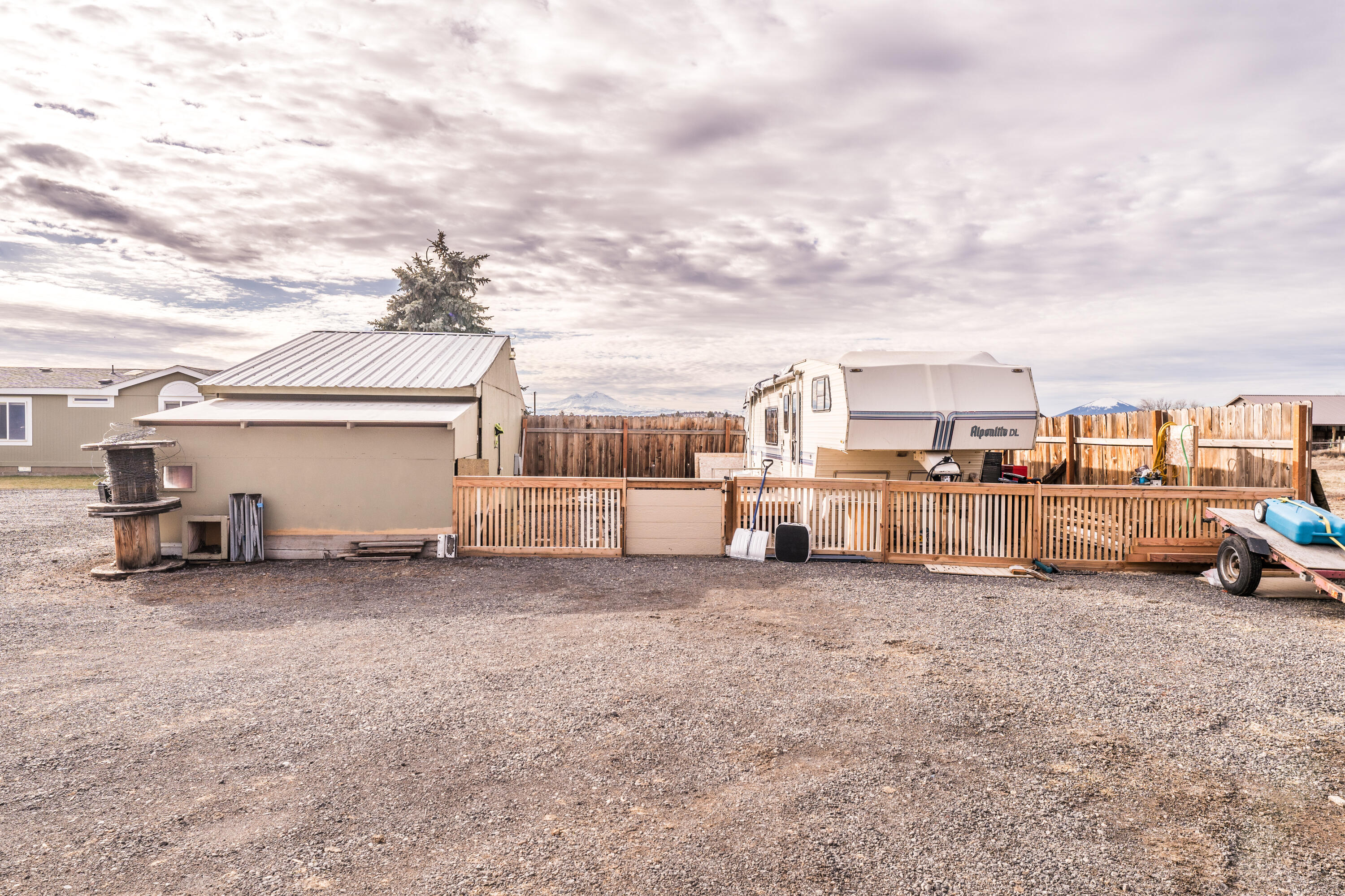 7122 SW Sparrow Drive