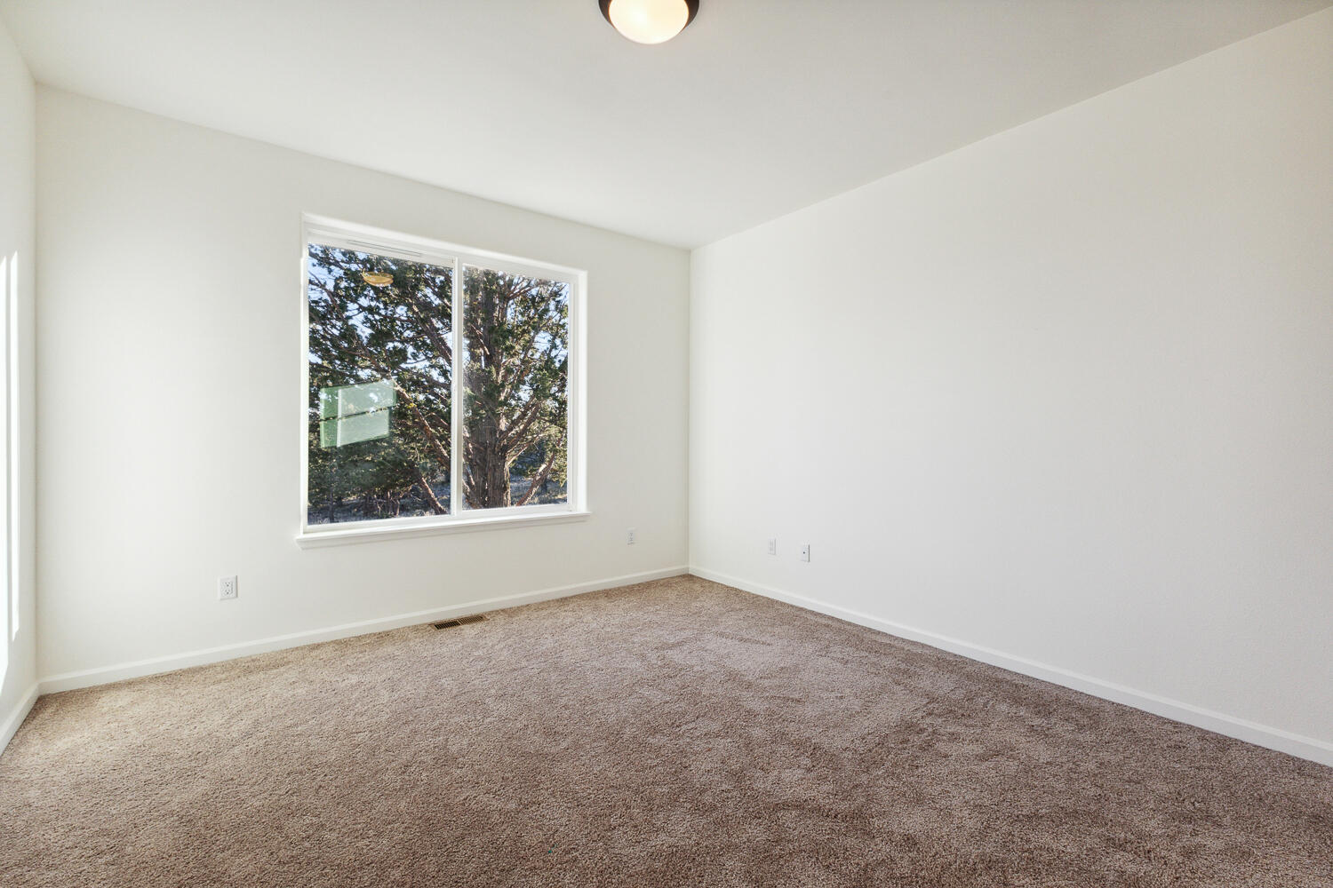 9889 SE Pavati Drive