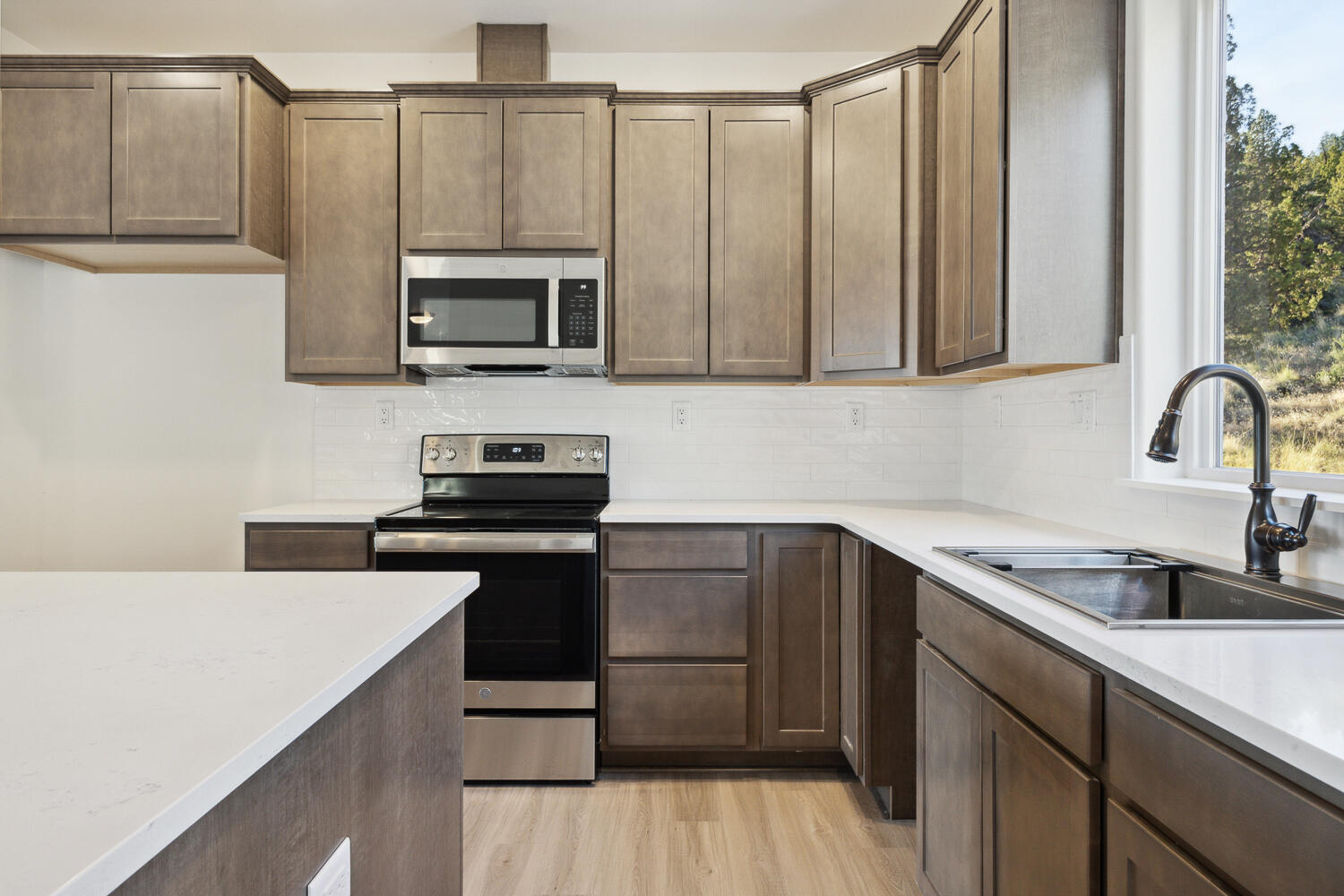 9889 SE Pavati Drive