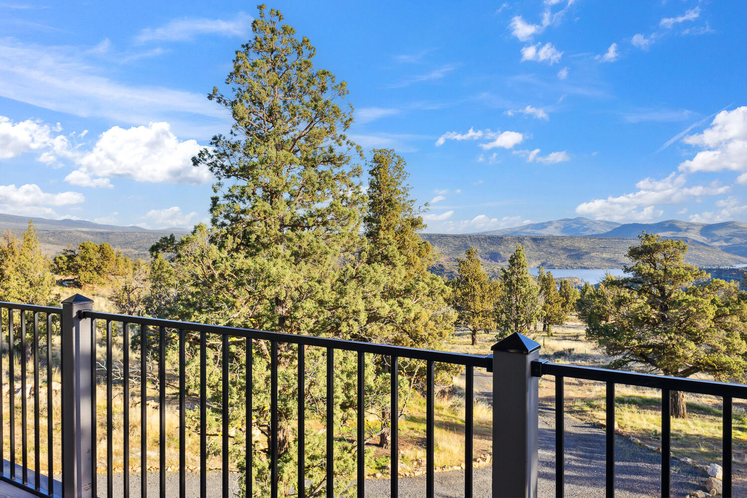 9889 SE Pavati Drive