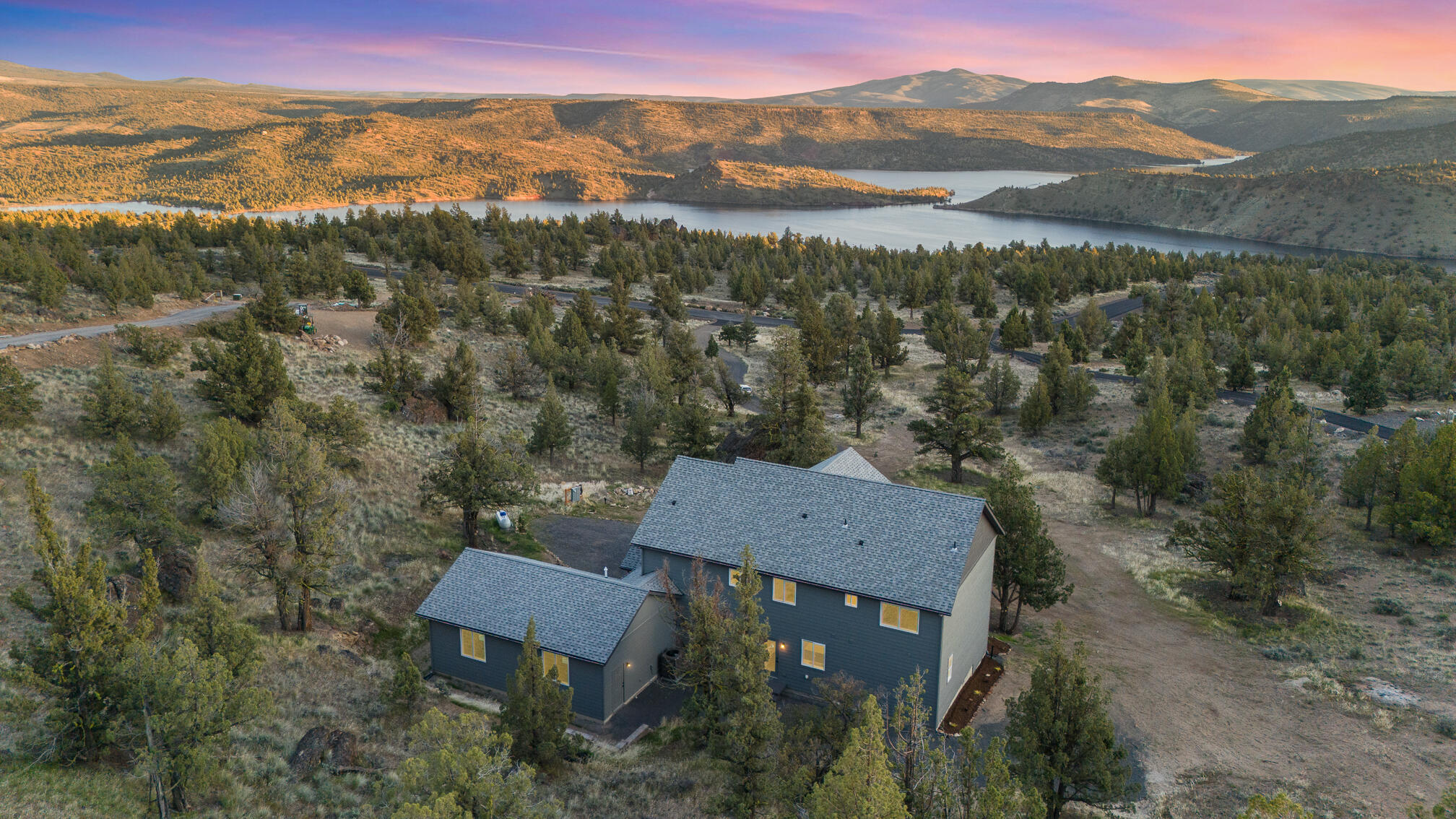 9889 SE Pavati Drive