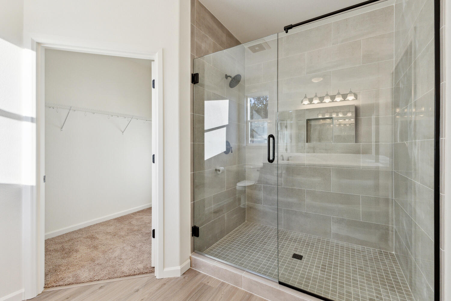 9889 SE Pavati Drive