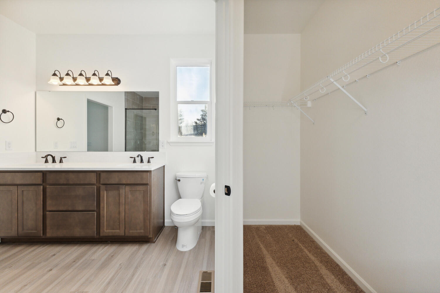 9889 SE Pavati Drive