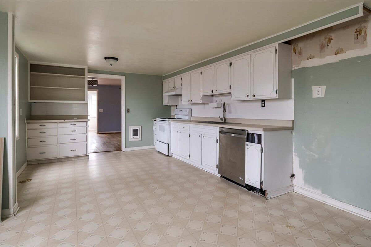 136 SW 2nd Street