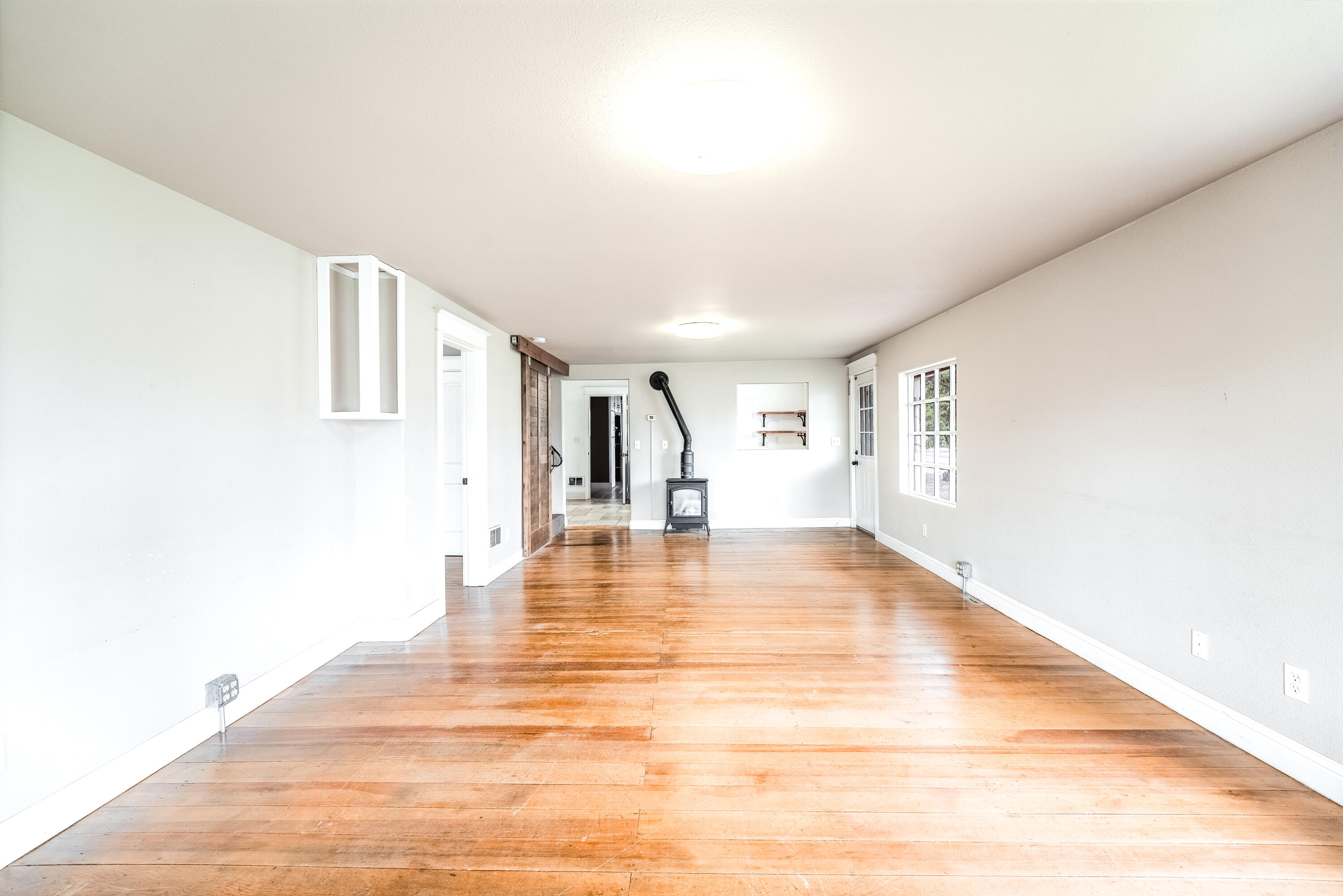 493 NW Deer Street