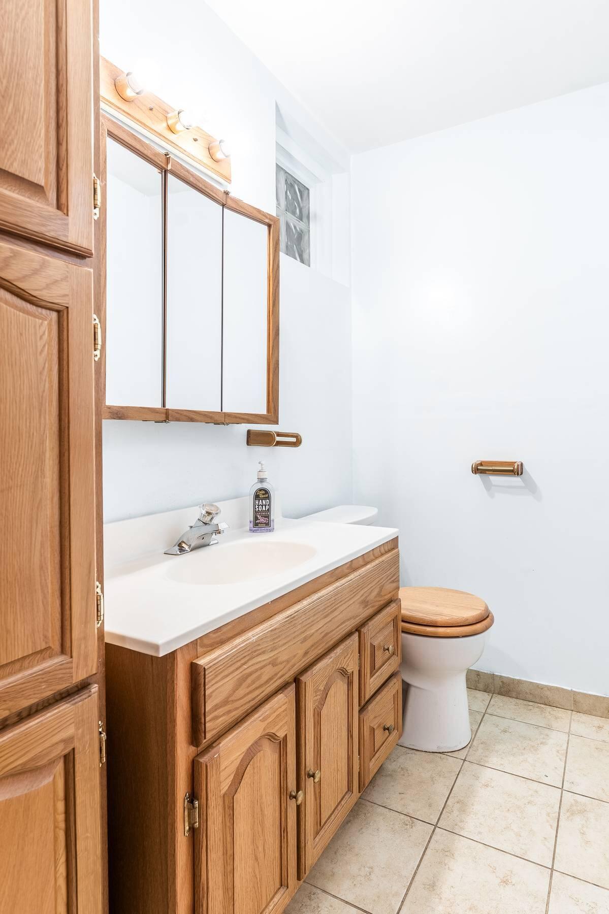 834 NE 11th Street