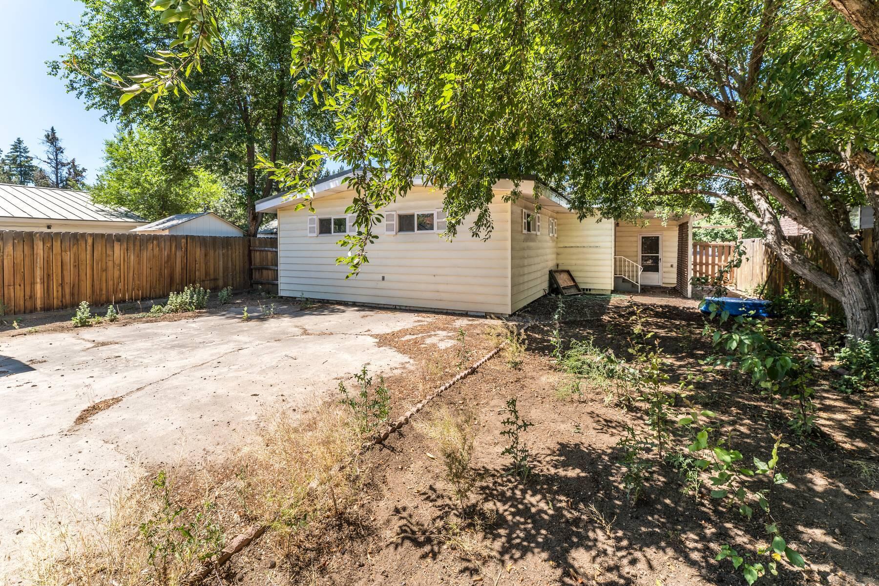 834 NE 11th Street