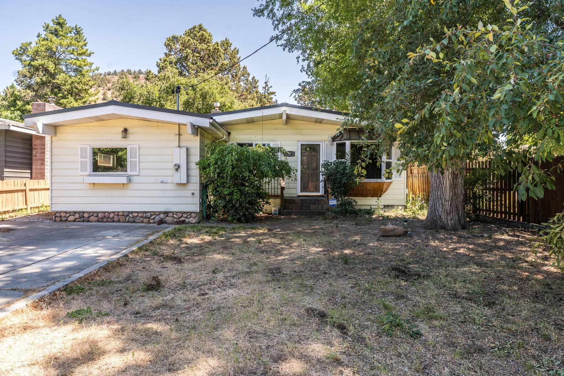 834 NE 11th Street