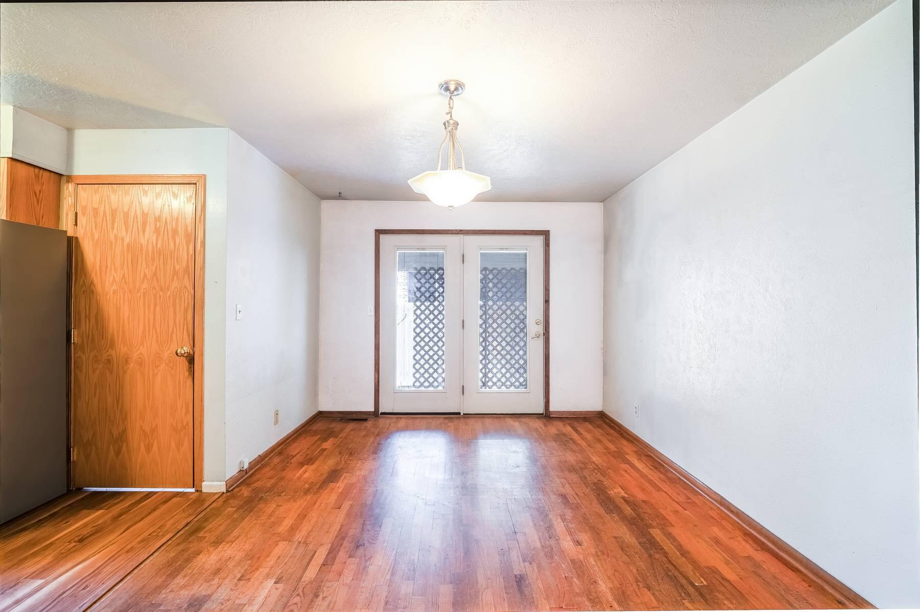 834 NE 11th Street