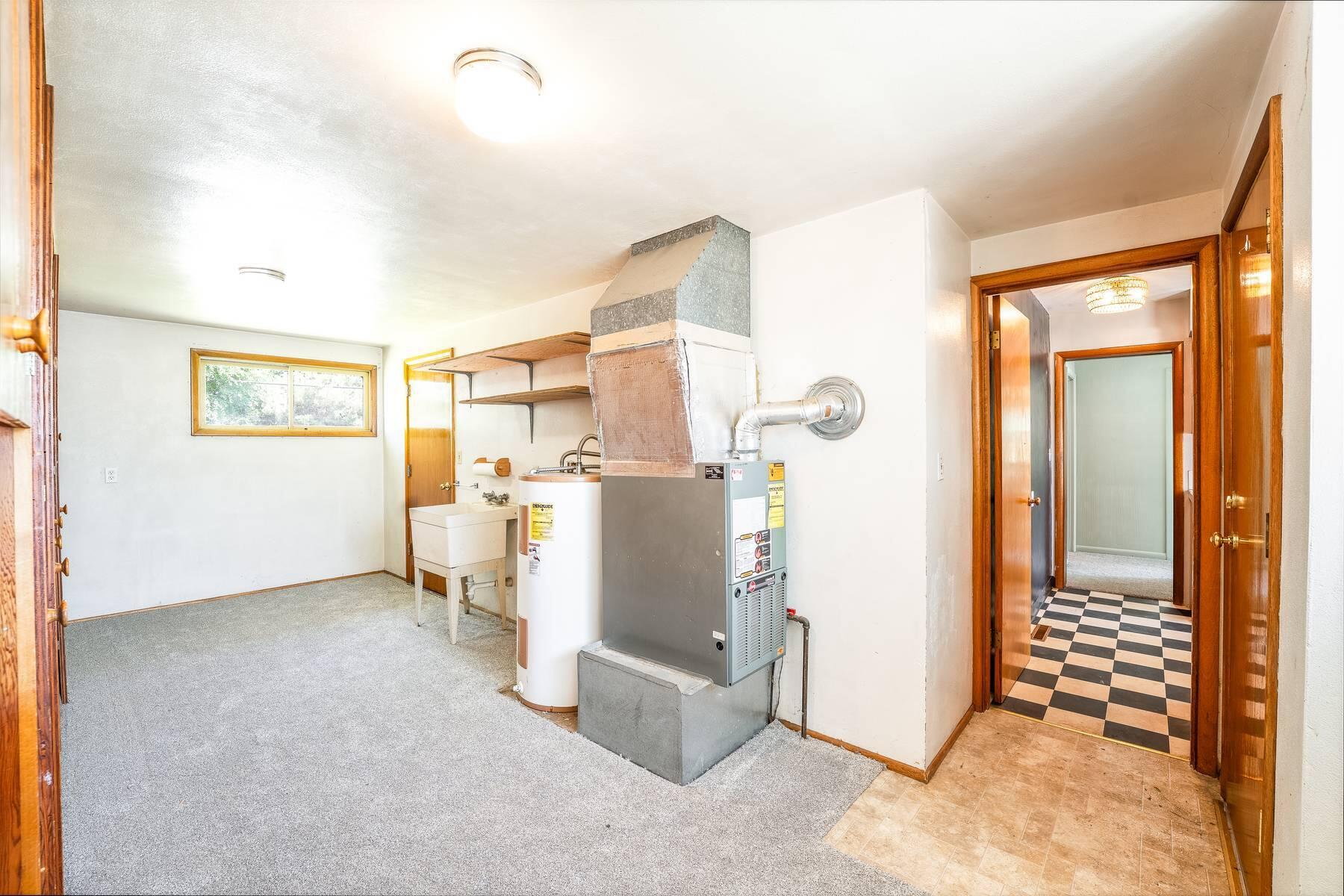 555 NW 4th Street