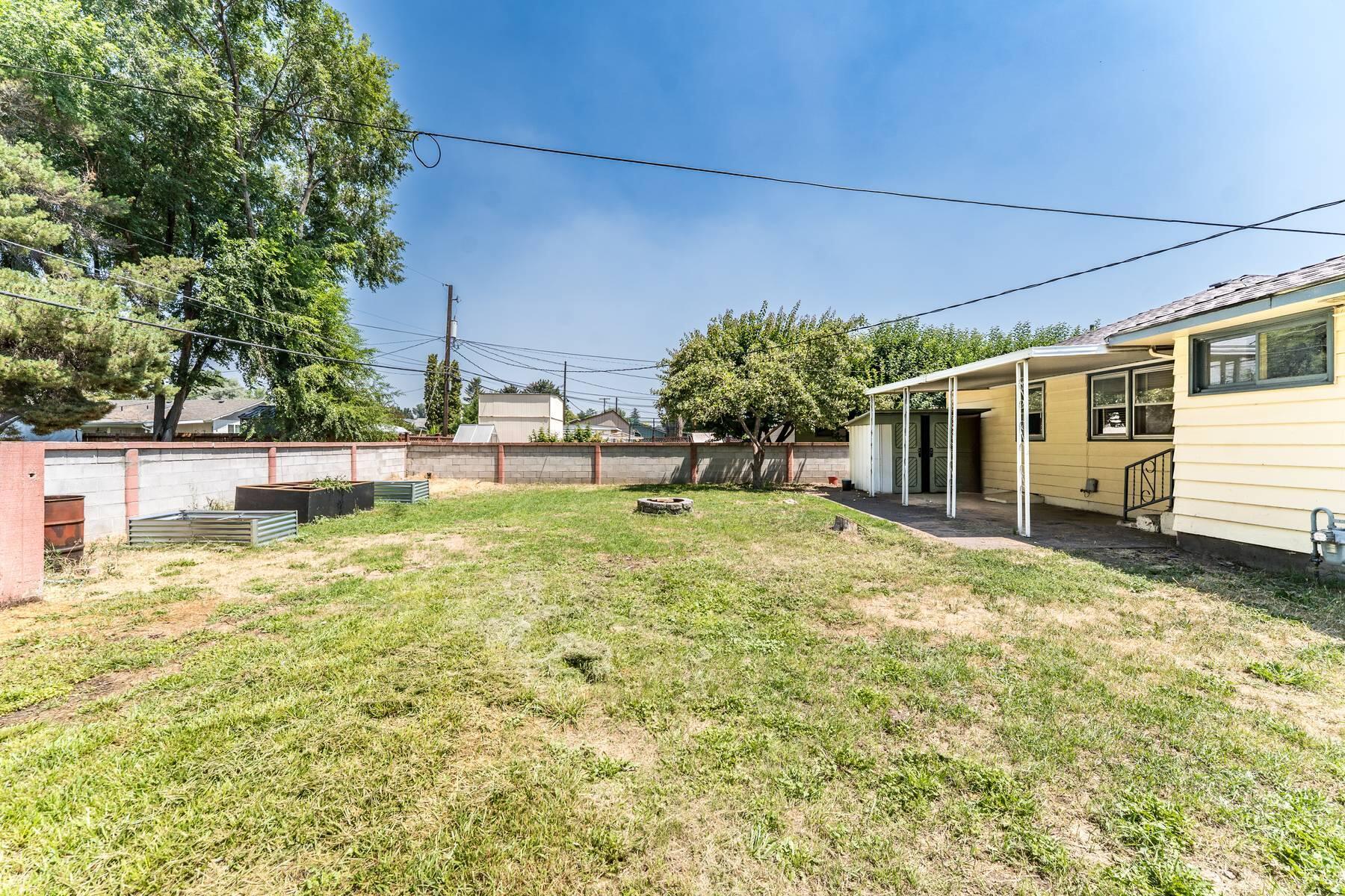555 NW 4th Street