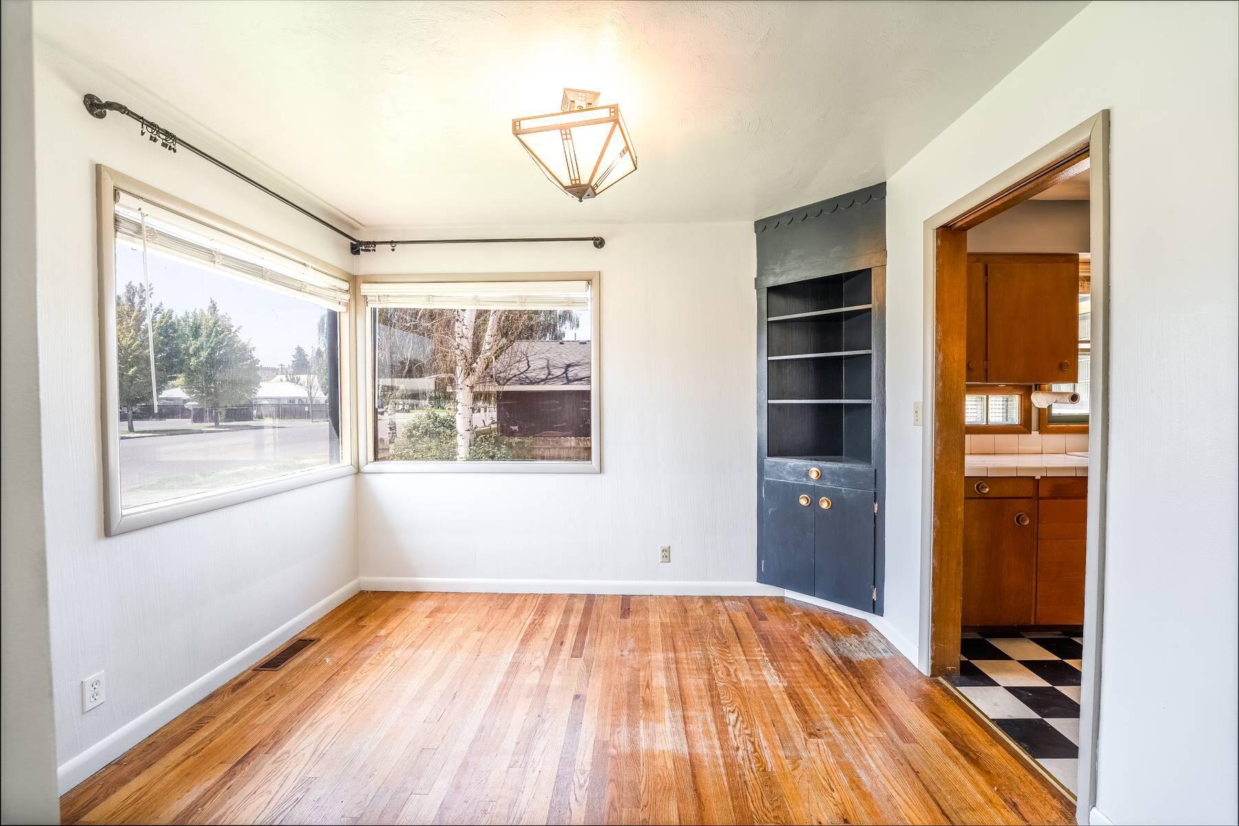 555 NW 4th Street