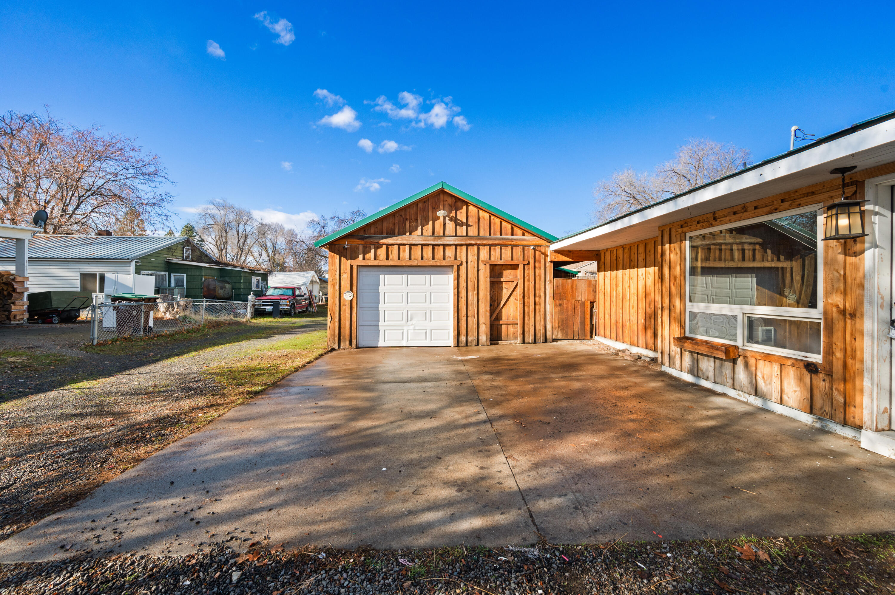 798 NE 6th Street