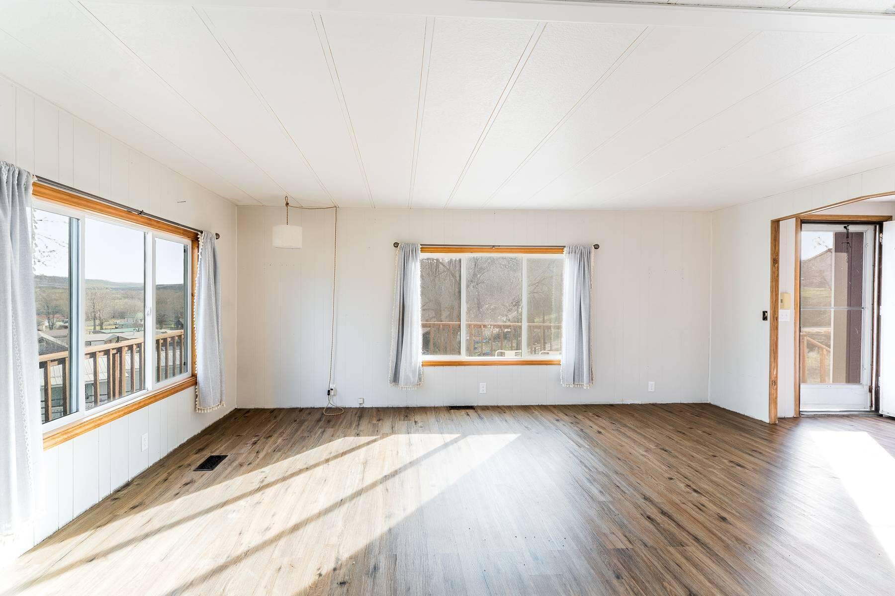 220 Schoolhouse Road
