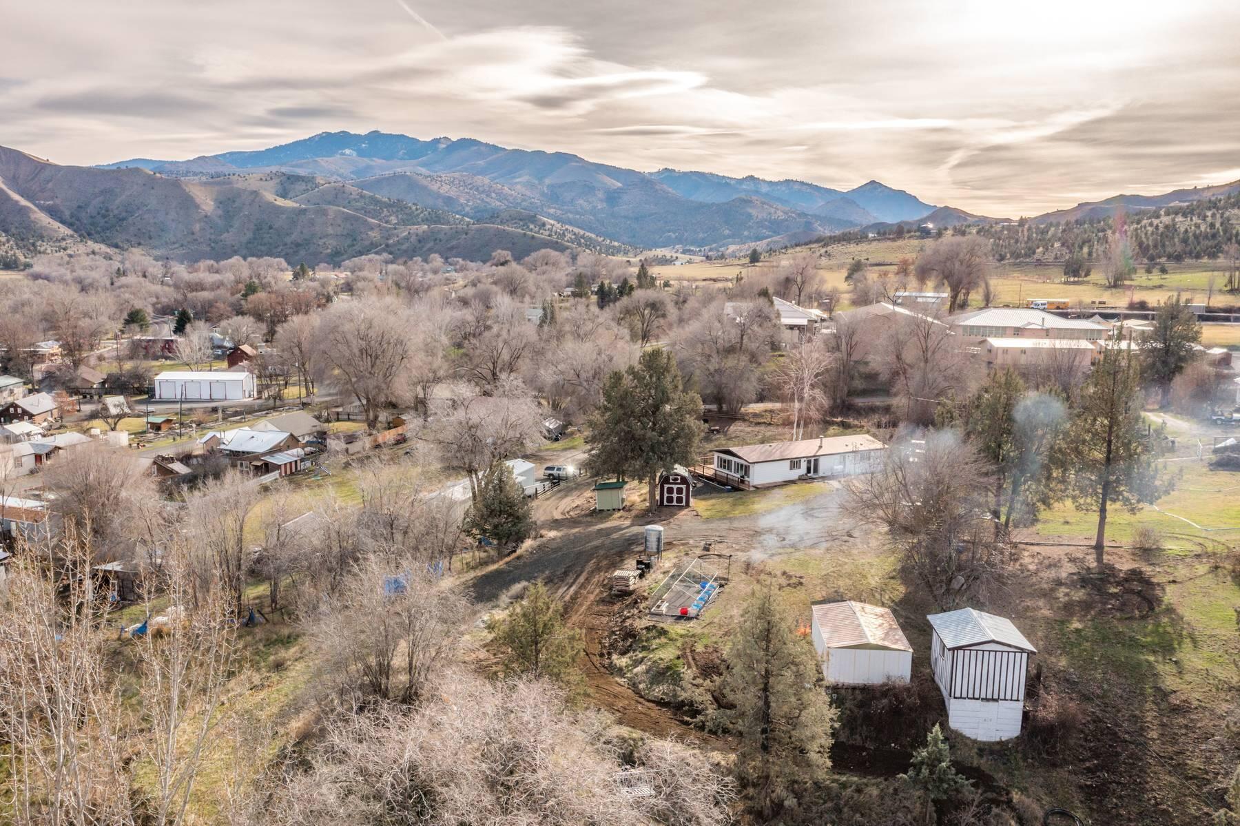 220 Schoolhouse Road