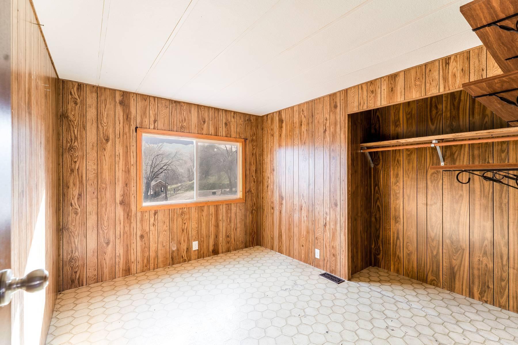 220 Schoolhouse Road