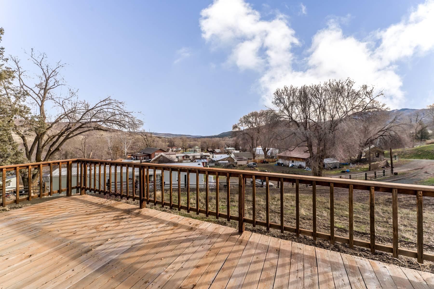 220 Schoolhouse Road
