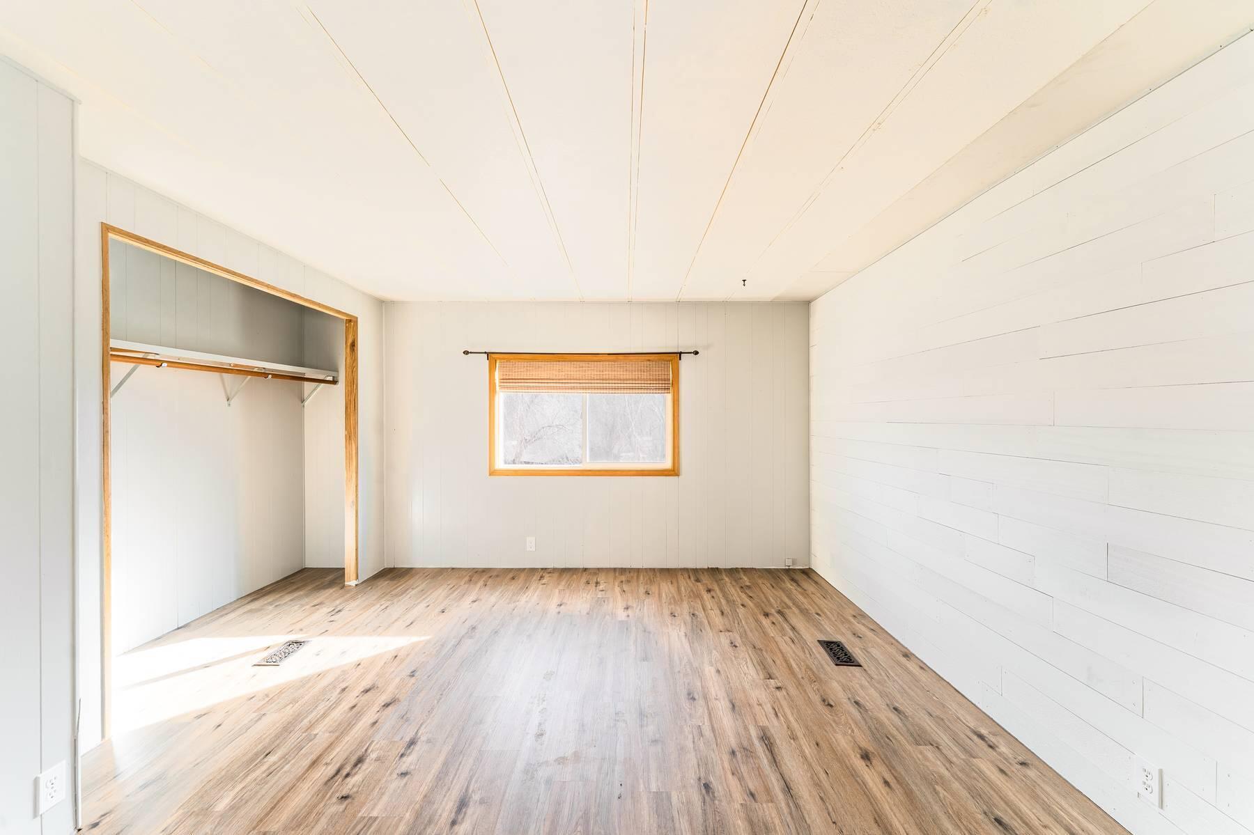 220 Schoolhouse Road