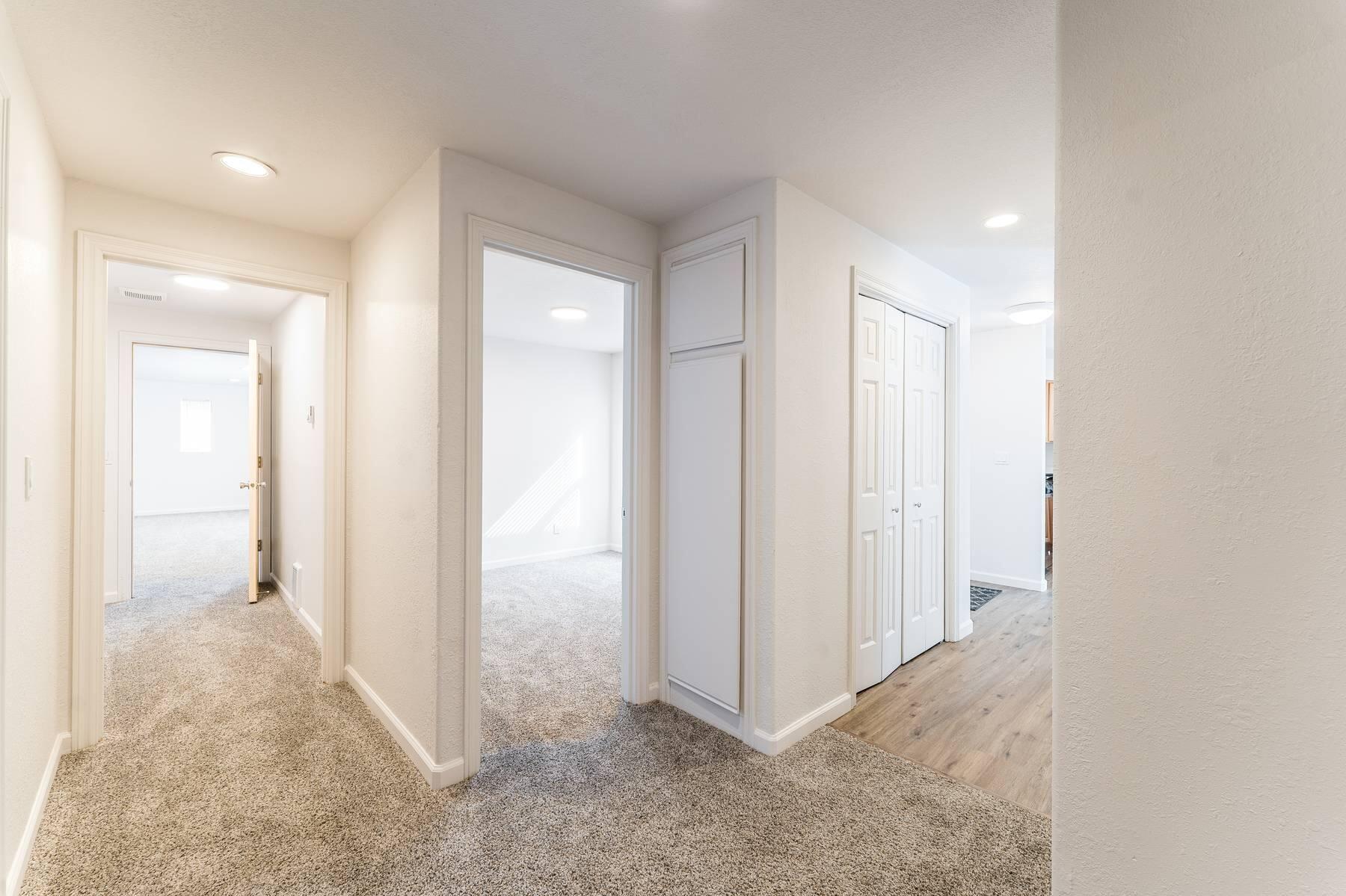 961 S Algonquian Court