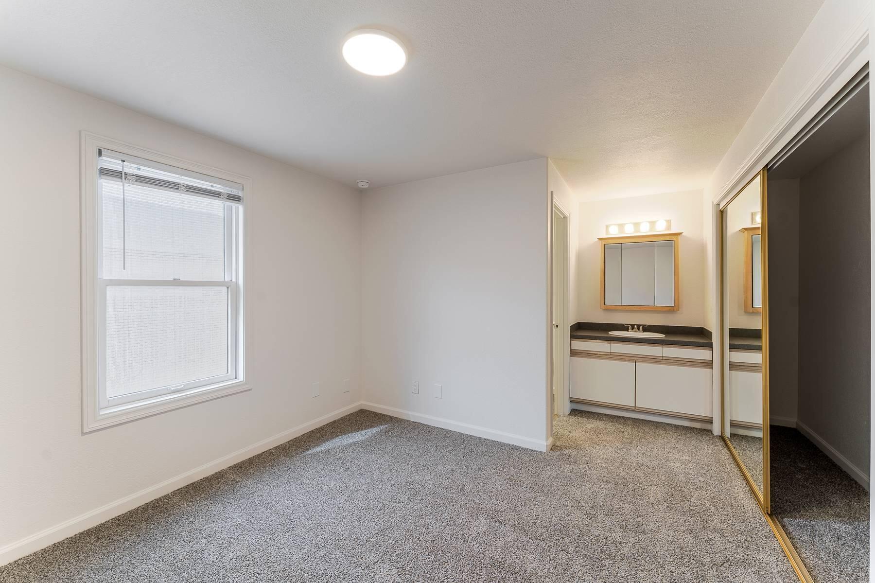 961 S Algonquian Court