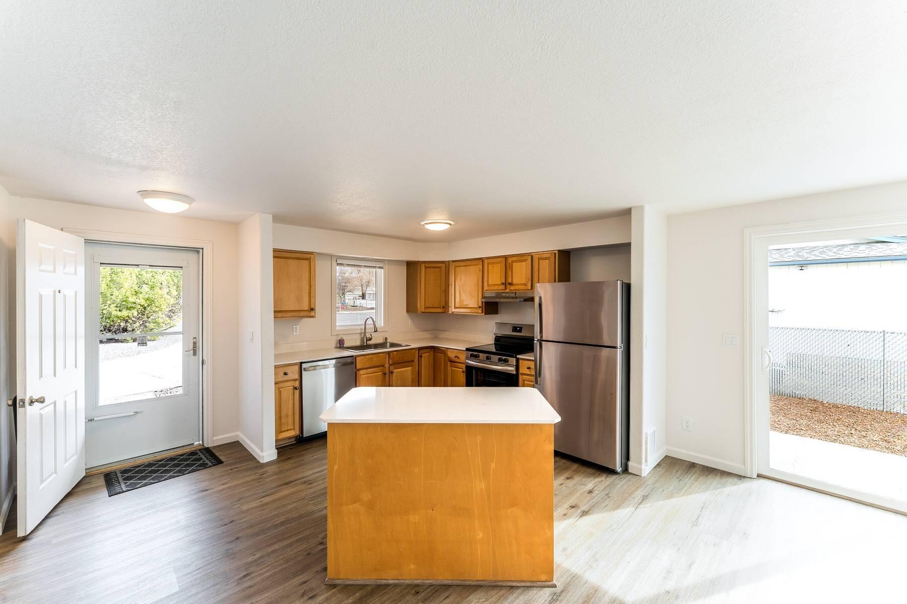 961 S Algonquian Court