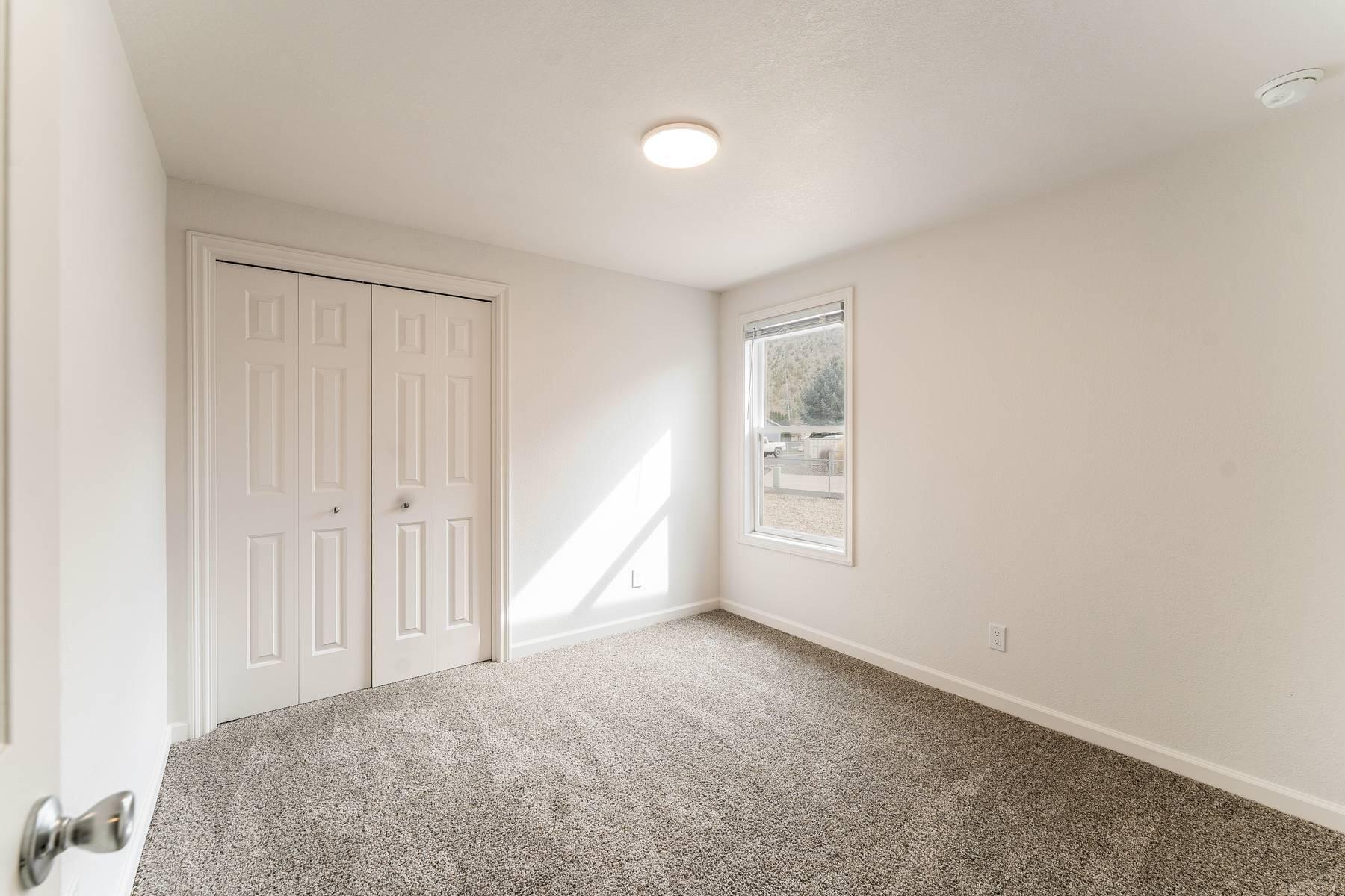 961 S Algonquian Court