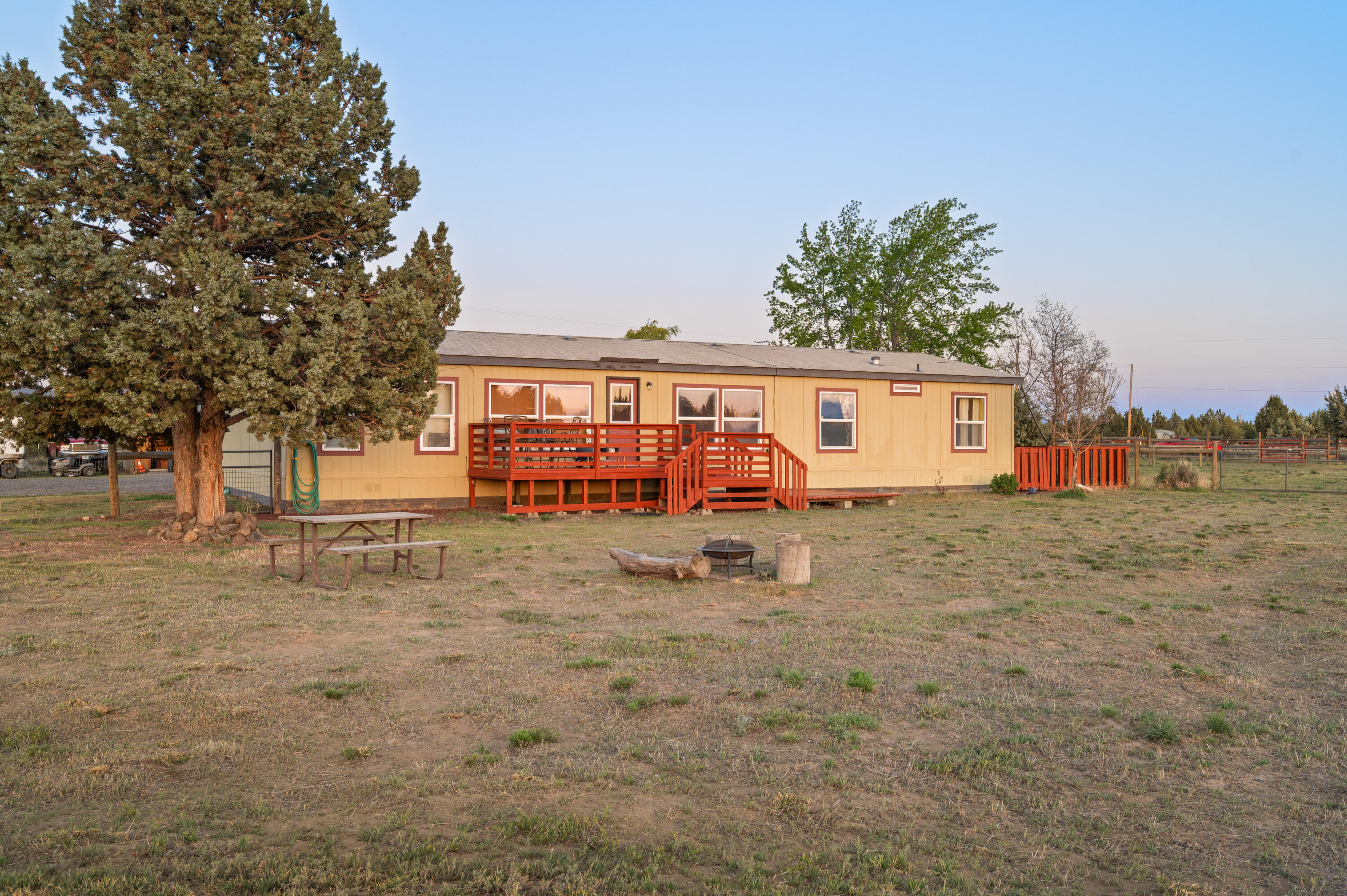 6216 SW Groundhog Road