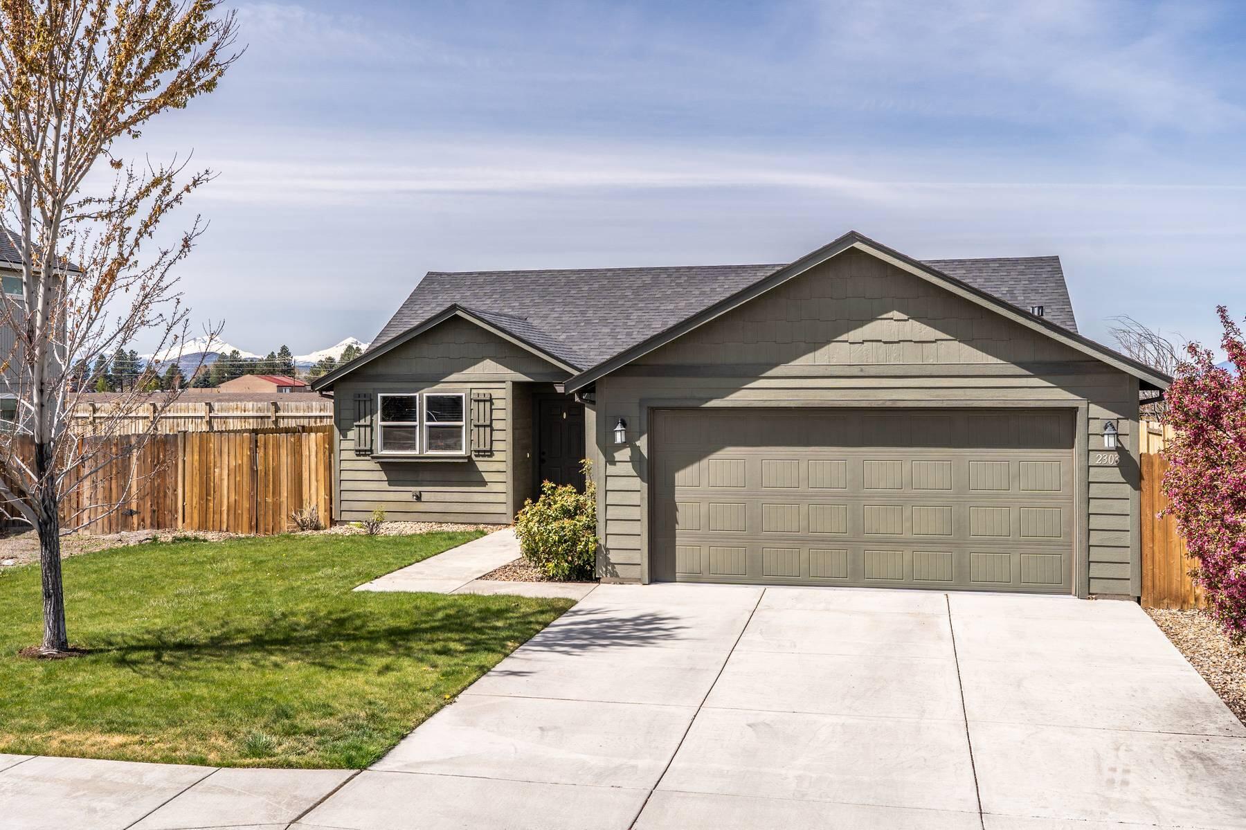 2303 NE 3rd Street