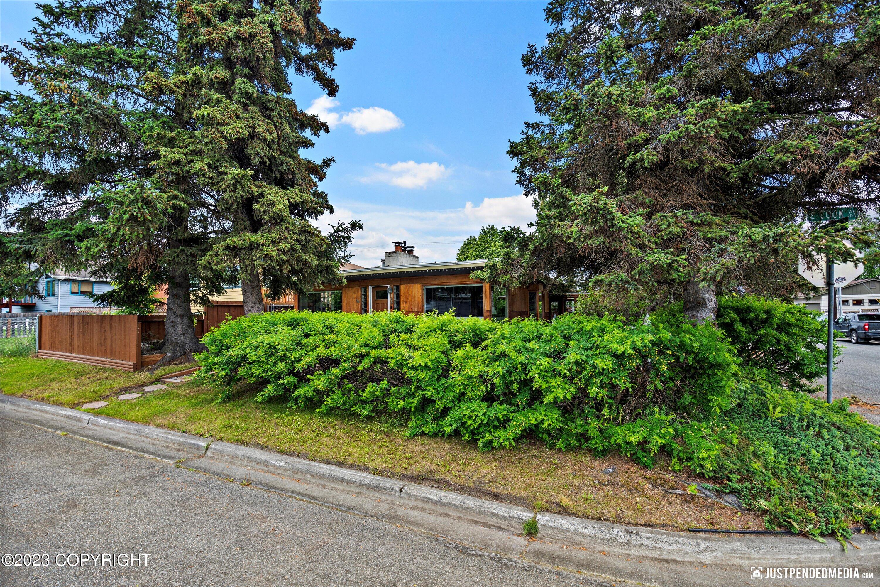 100 E Cook Avenue