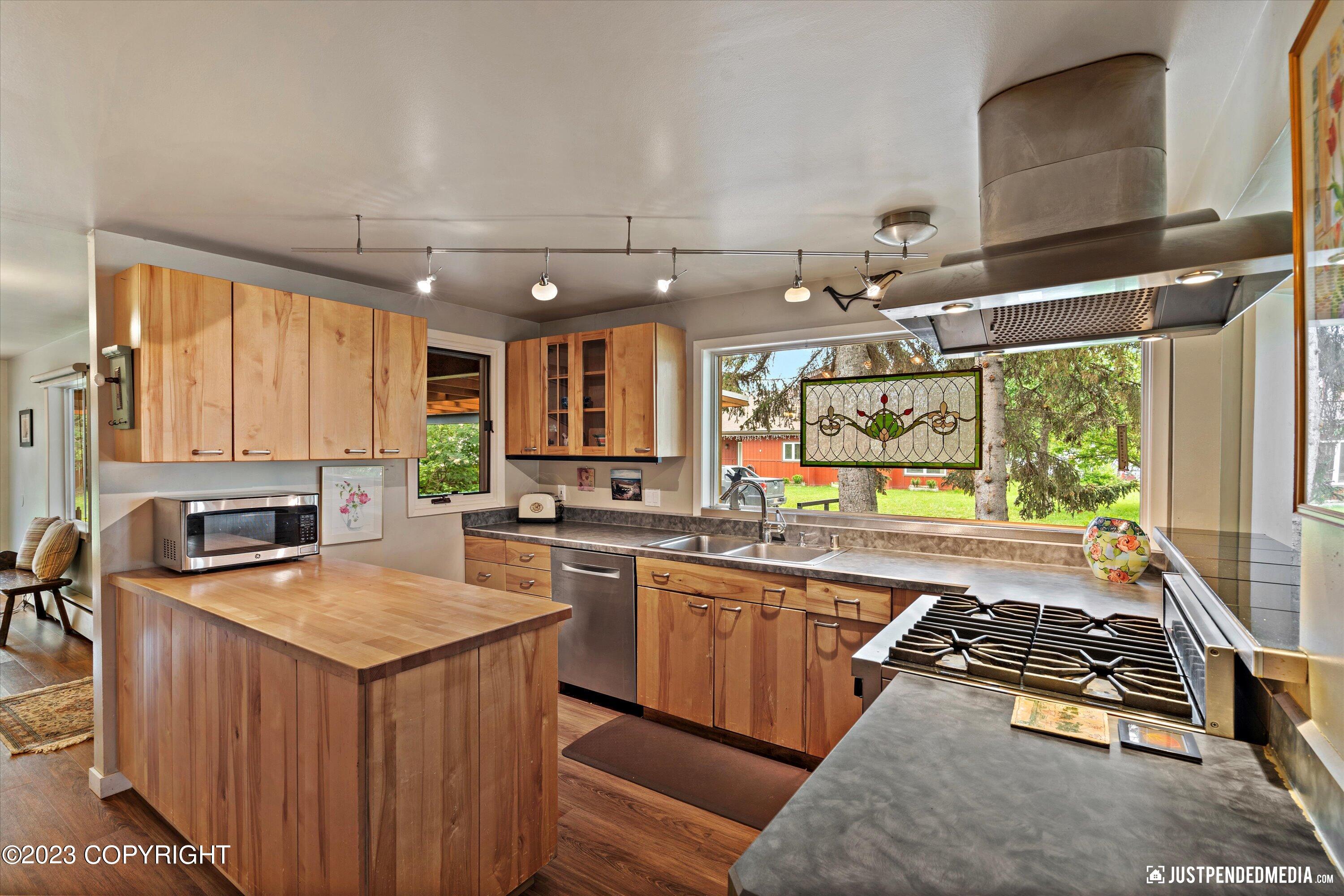 100 E Cook Avenue
