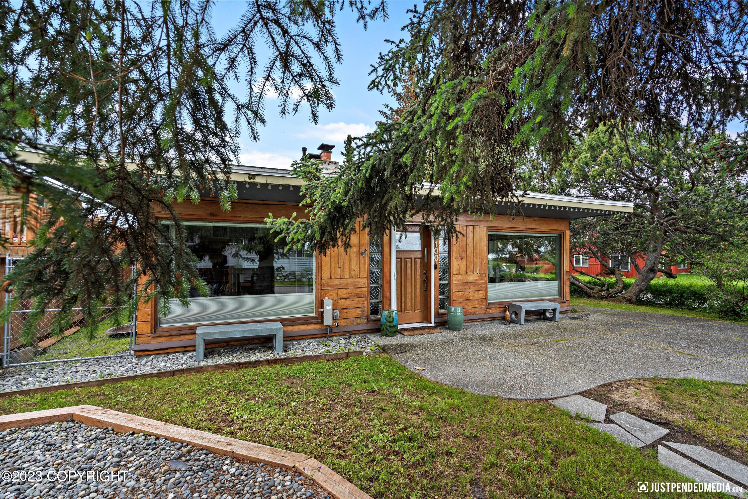 100 E Cook Avenue