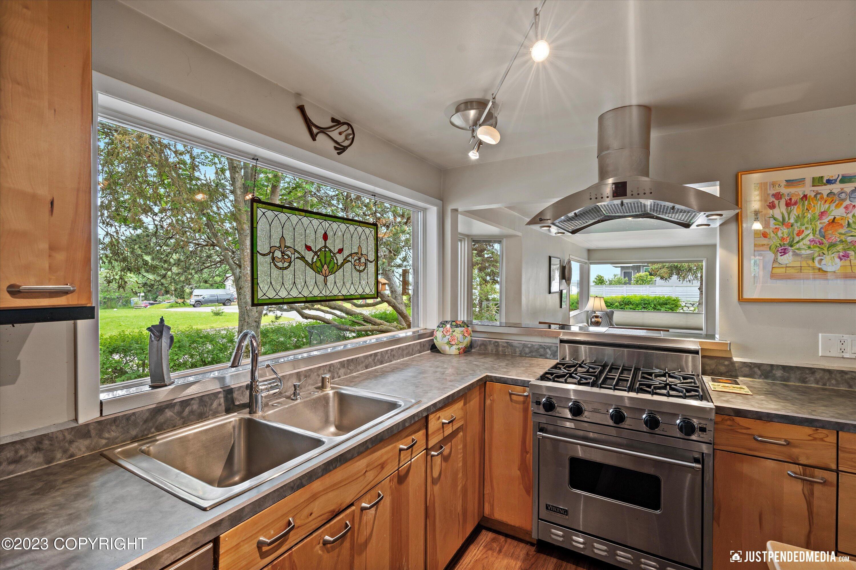 100 E Cook Avenue