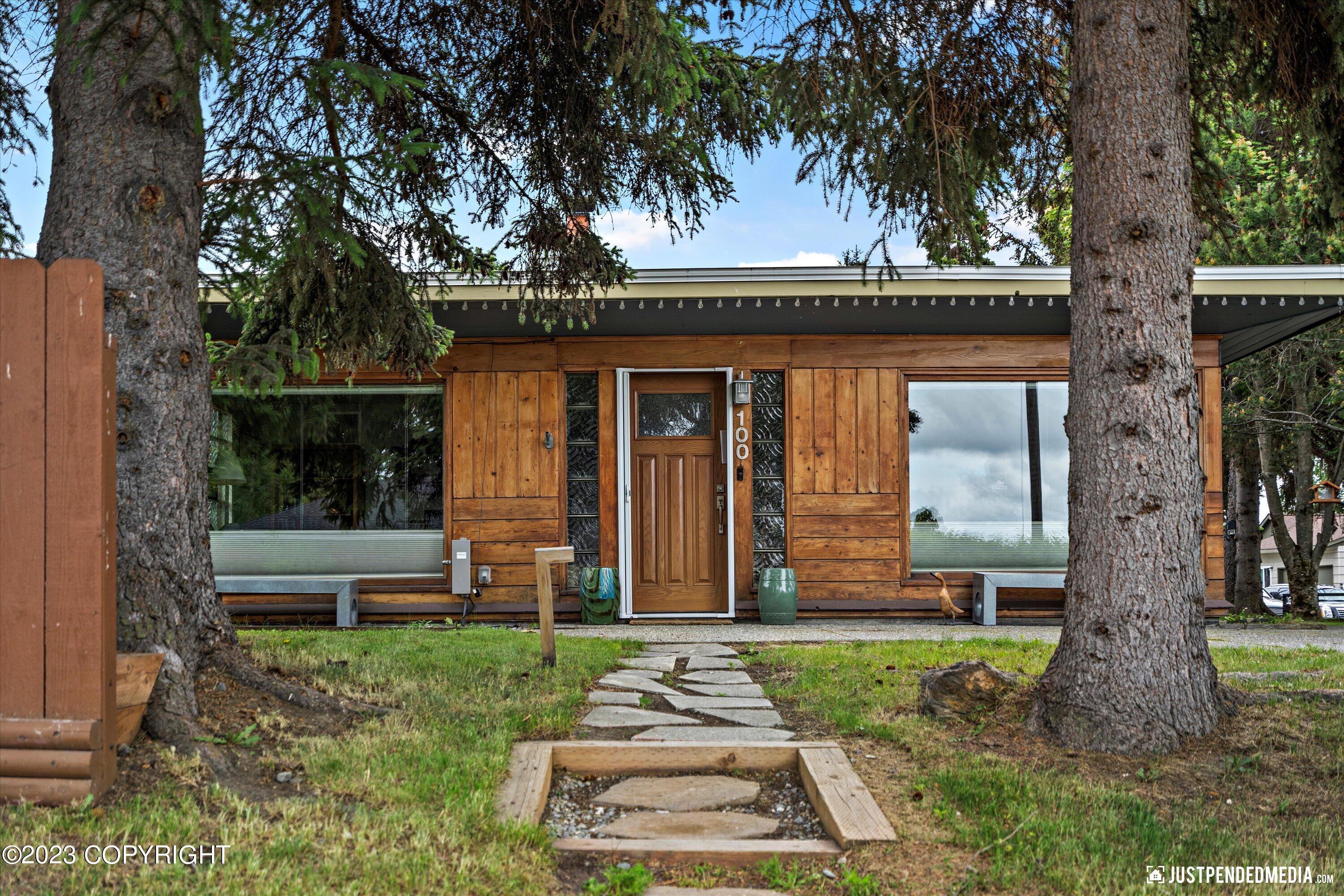 100 E Cook Avenue