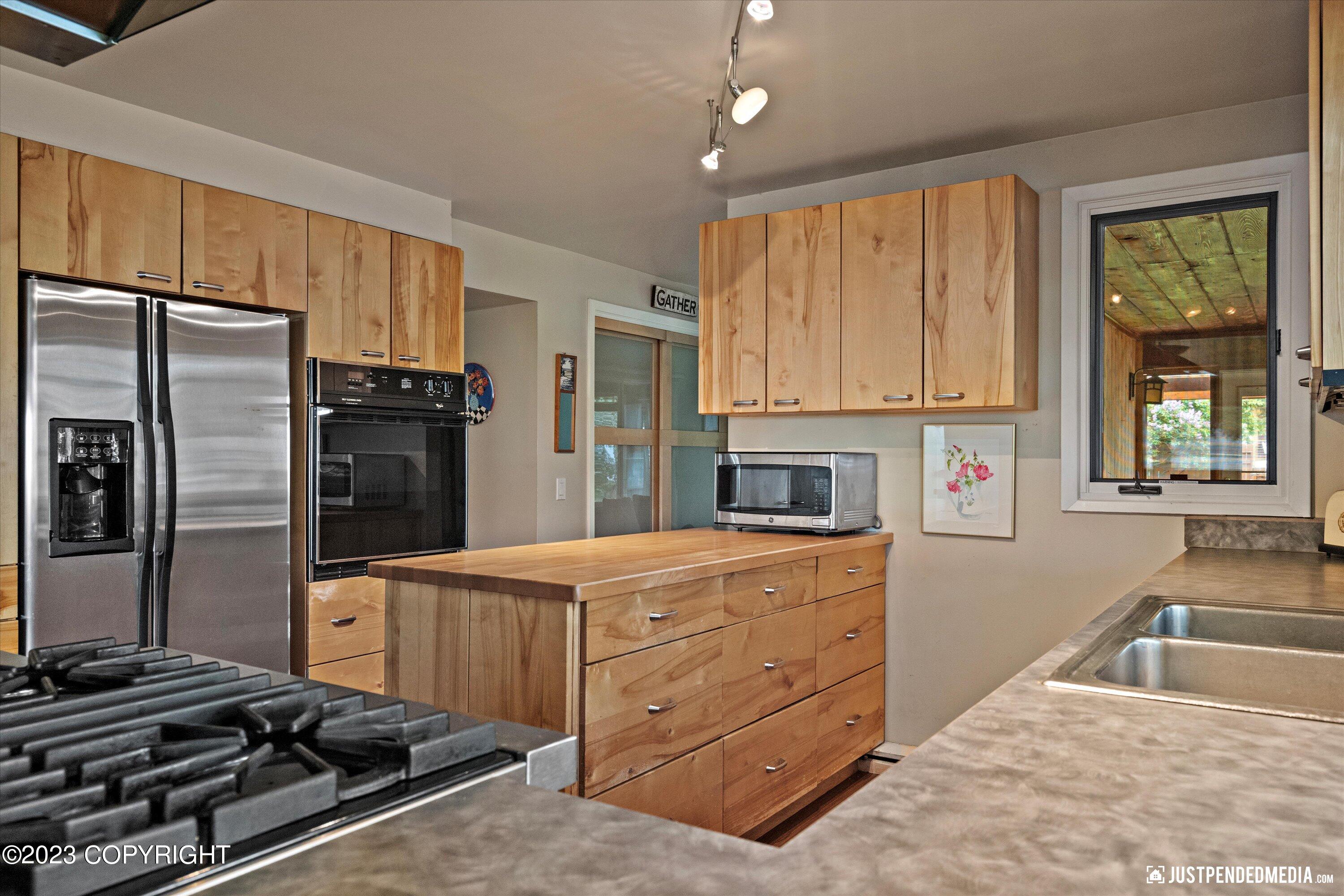 100 E Cook Avenue