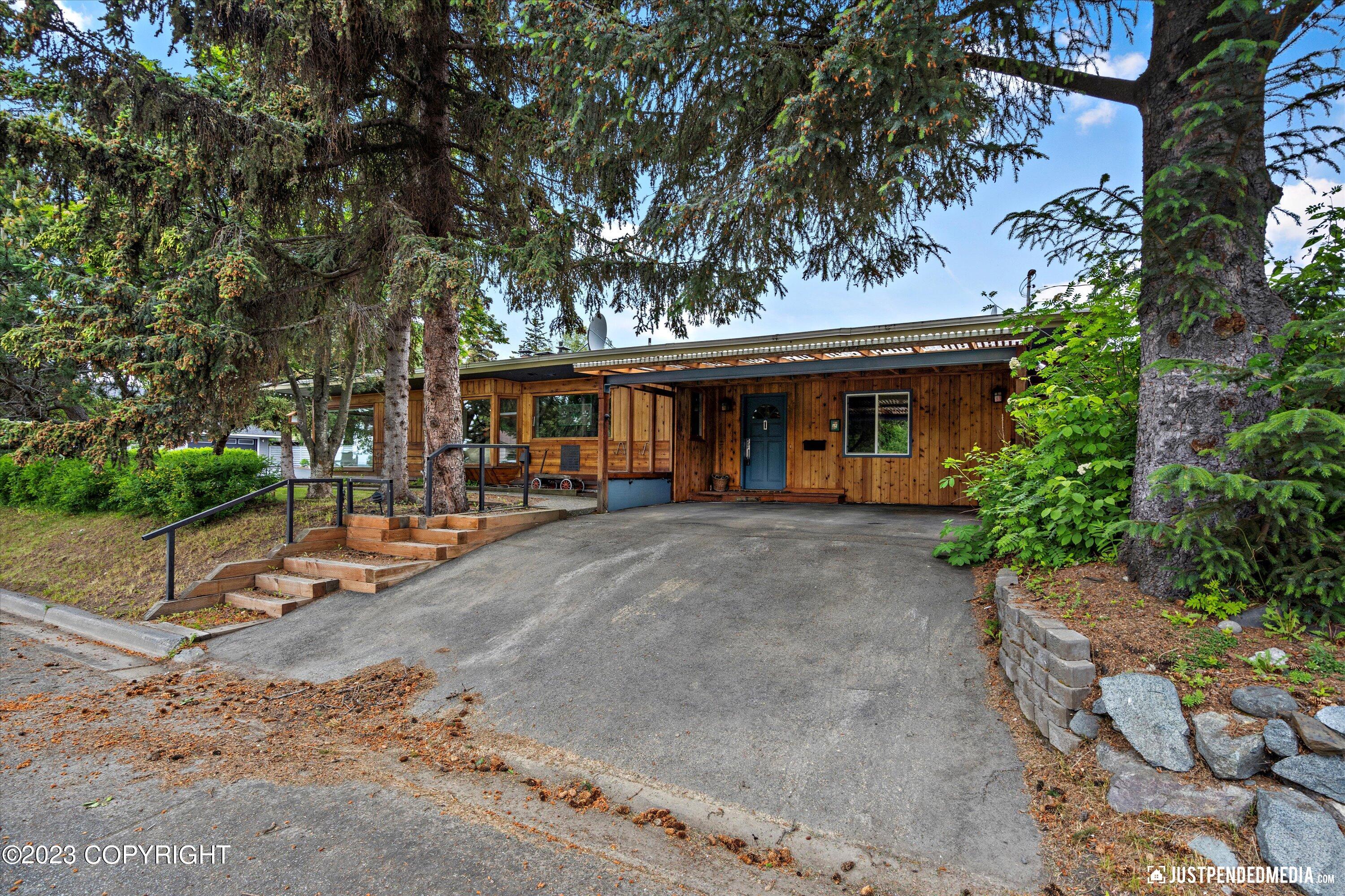 100 E Cook Avenue