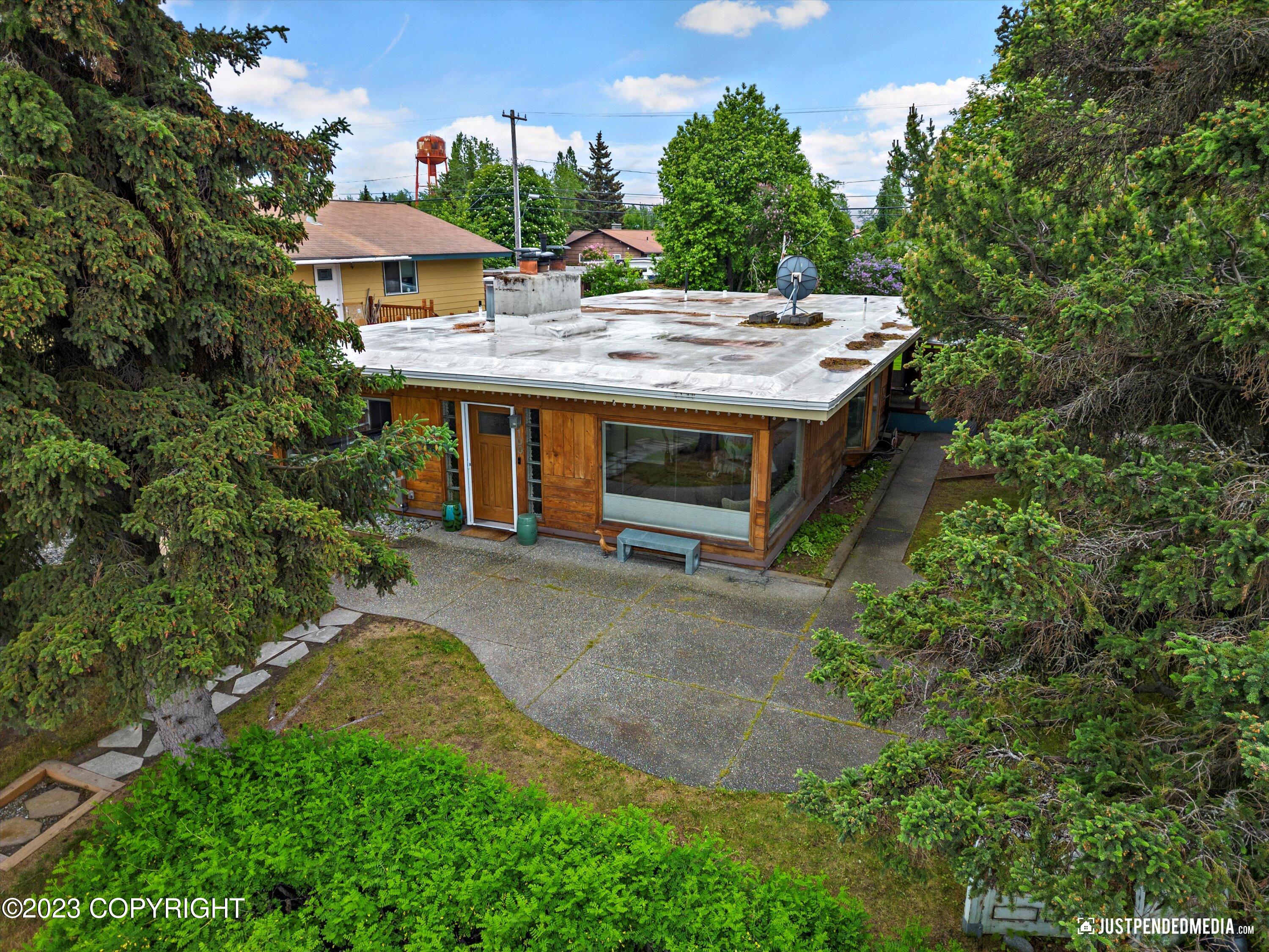 100 E Cook Avenue