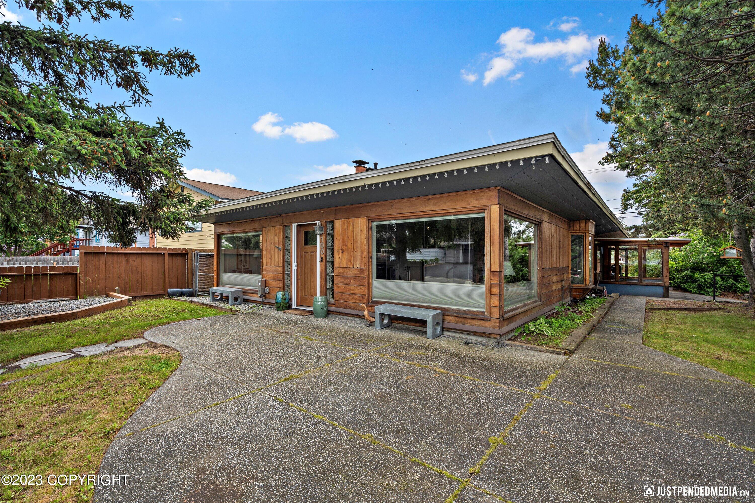 100 E Cook Avenue