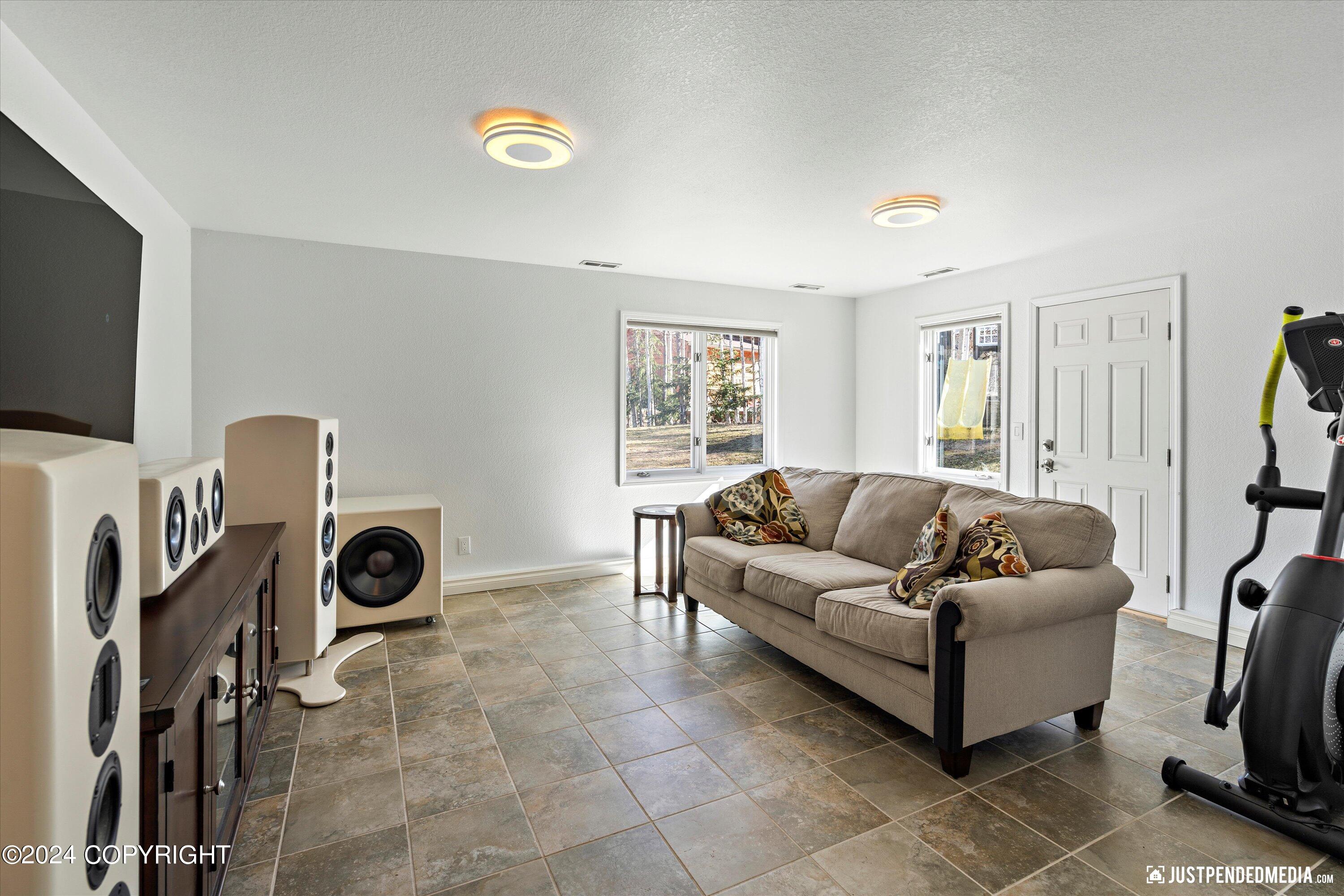 15651 Southpark Loop